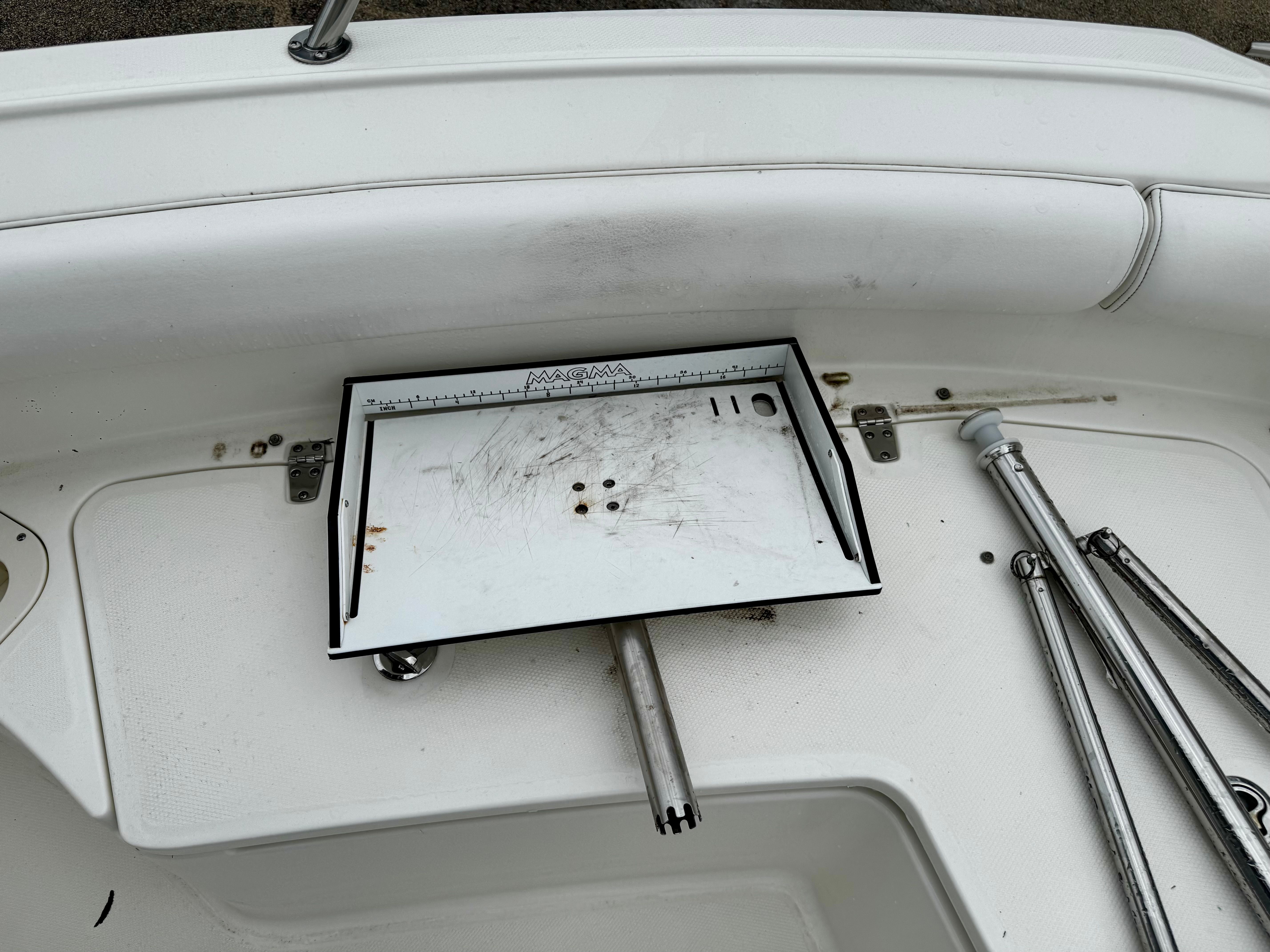 2016 Boston Whaler 220 Outrage - 15