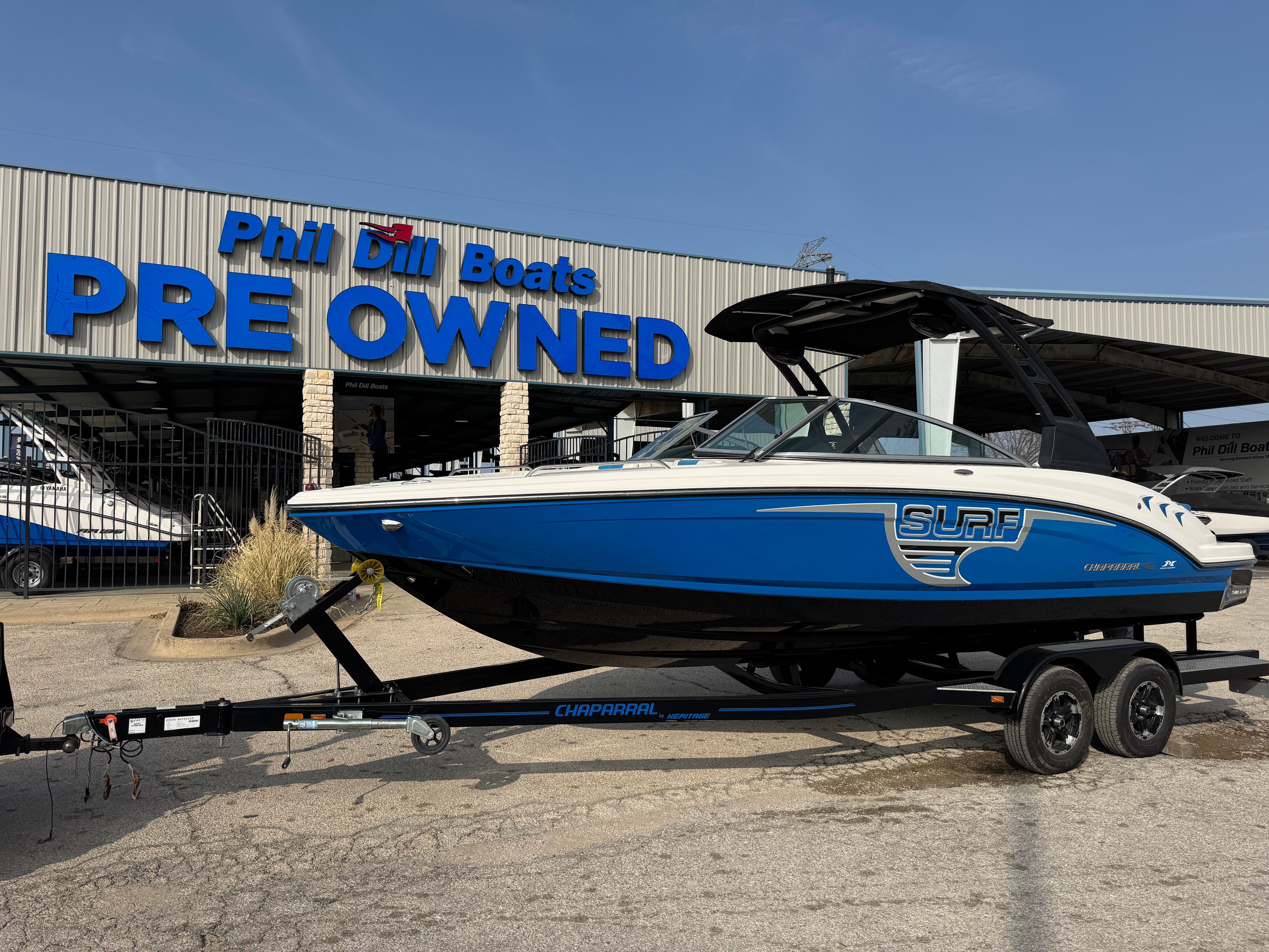 2019 CHAPARRAL 23 SURF - Image 14