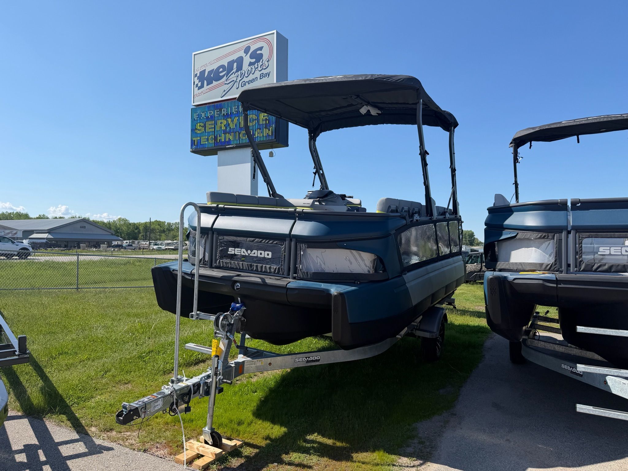 2026 Sea-Doo Switch Cruise Limited 21 - 300 hp (With Double Bimini)