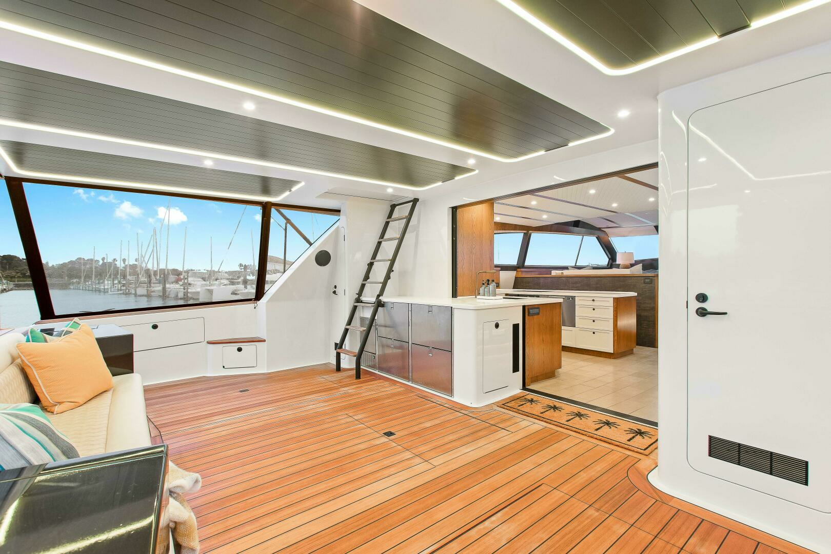 2021 Valder Yachts Power Cat - Image 7