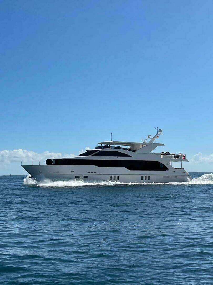 2024 Hargrave Raised Pilothouse - Image 21