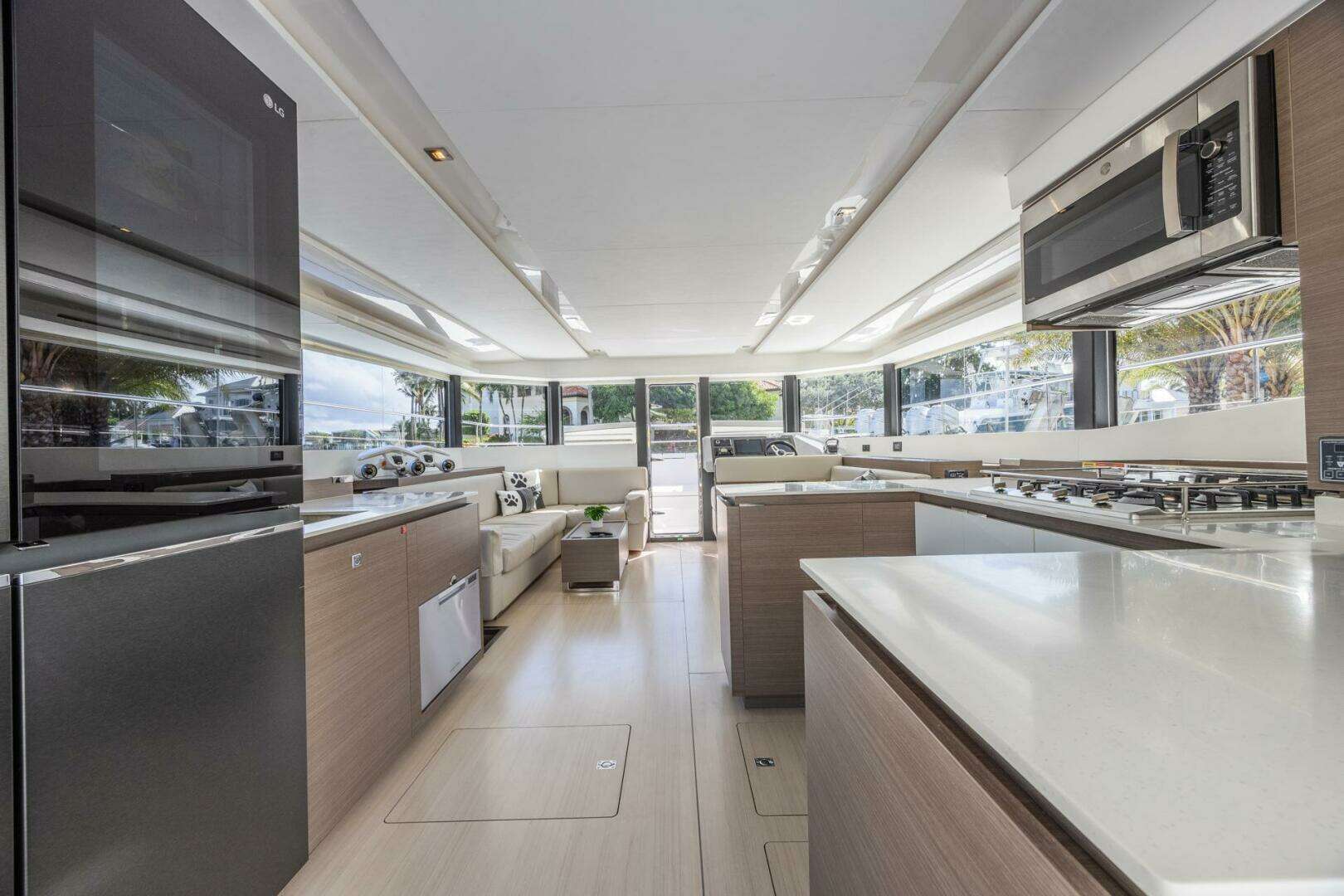 2024 Leopard 53 Powercat - Image 14