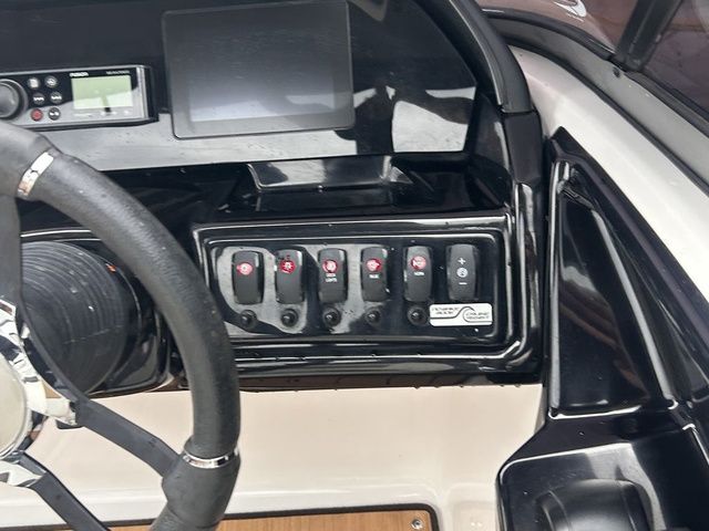 2022 Yamaha Boats 195S - 12