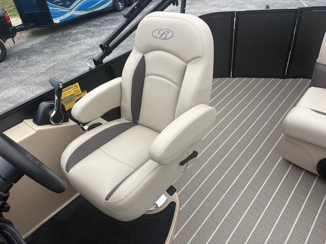 2026 Bentley Pontoons Legacy Cruise 223 - 12