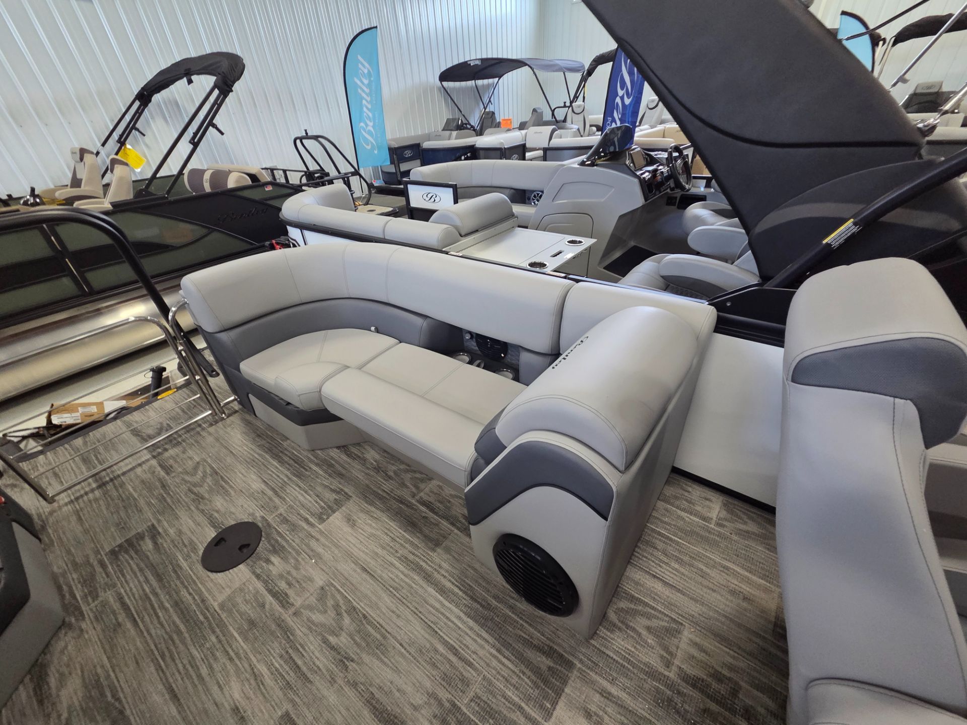2026 Bentley Pontoons Elite 223 Admiral - 22