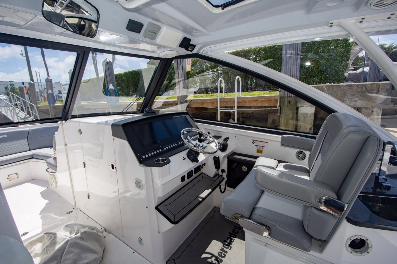 2019 Everglades 340 Dual Console - Image 26