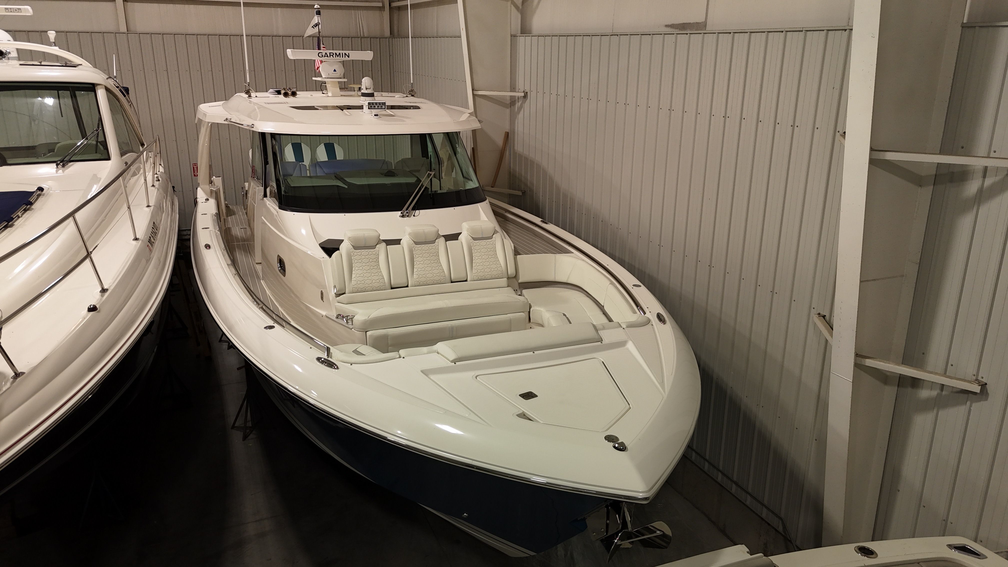 2024 Tiara Yachts 48 LS