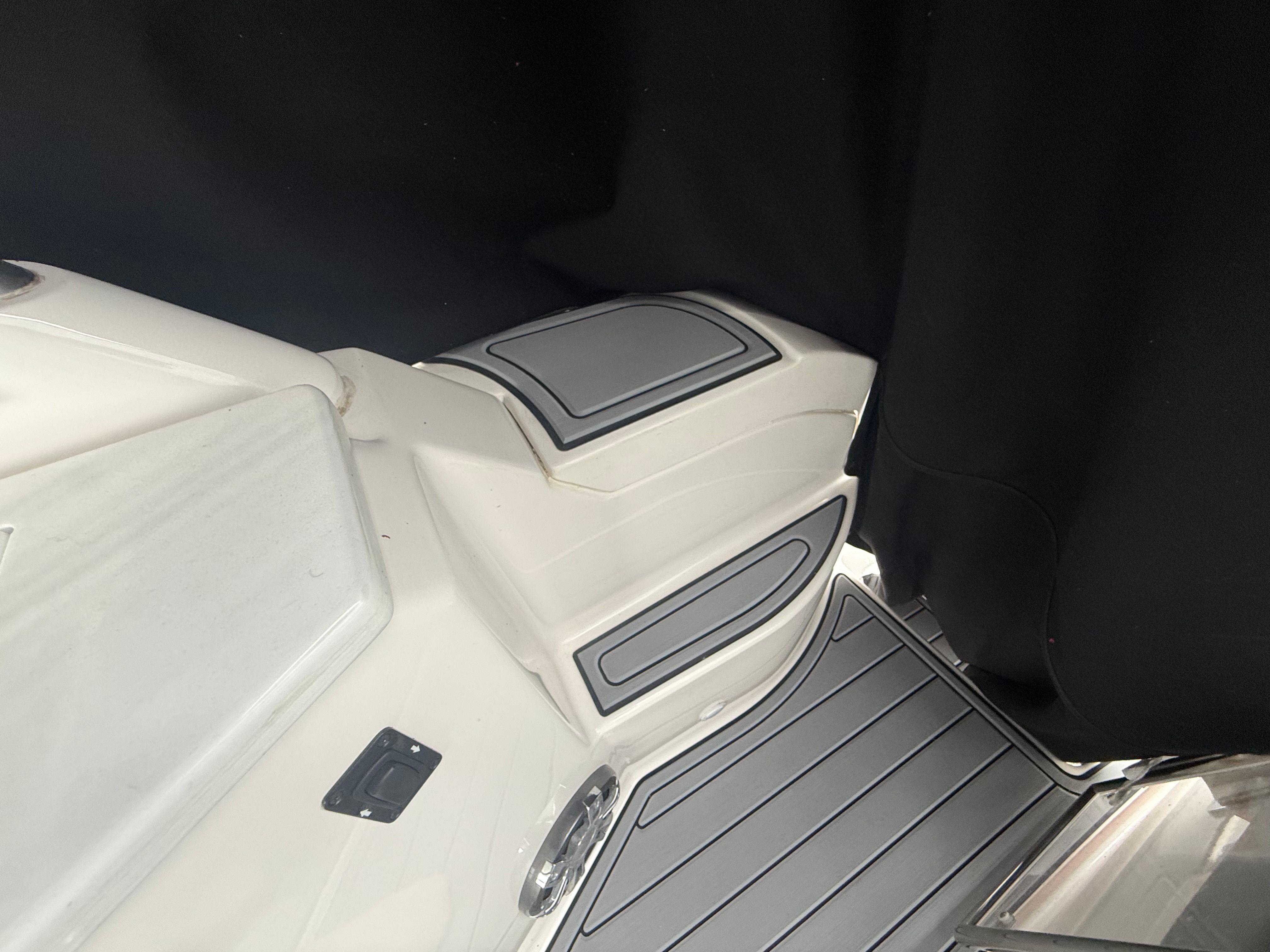 2023 REGAL 33 EXPRESS - Image 55