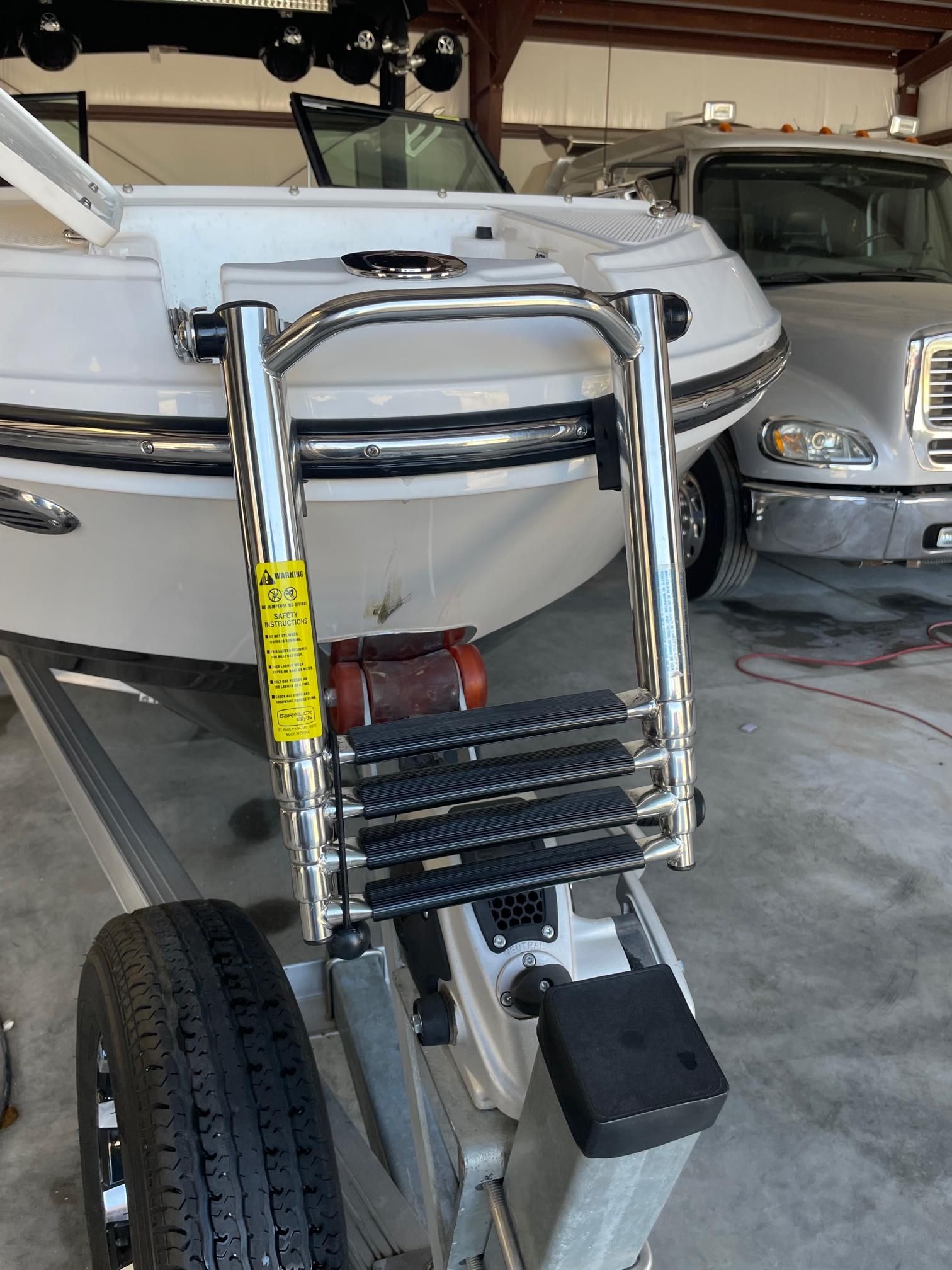 2019 Chaparral VRX2430 - 29