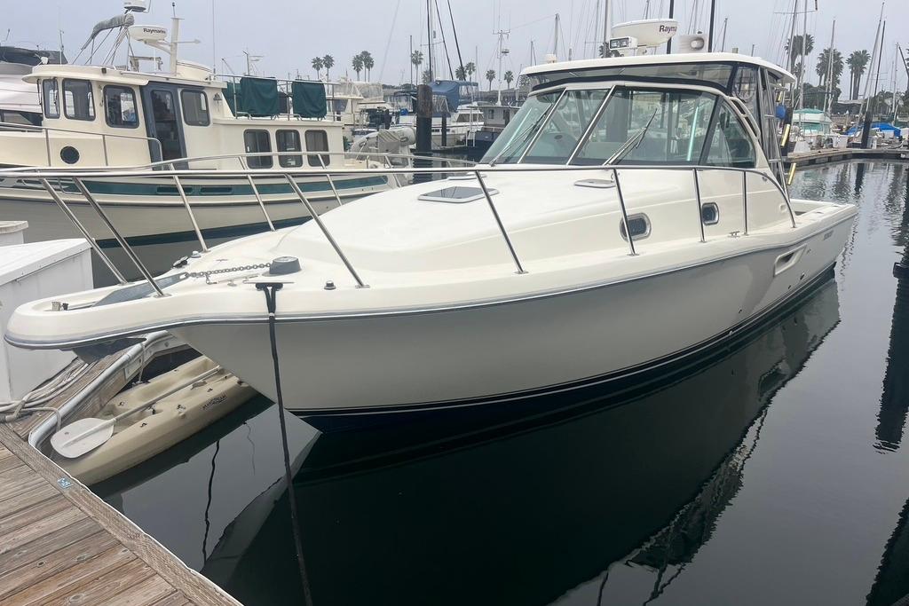 2005 Pursuit 3100 Offshore
