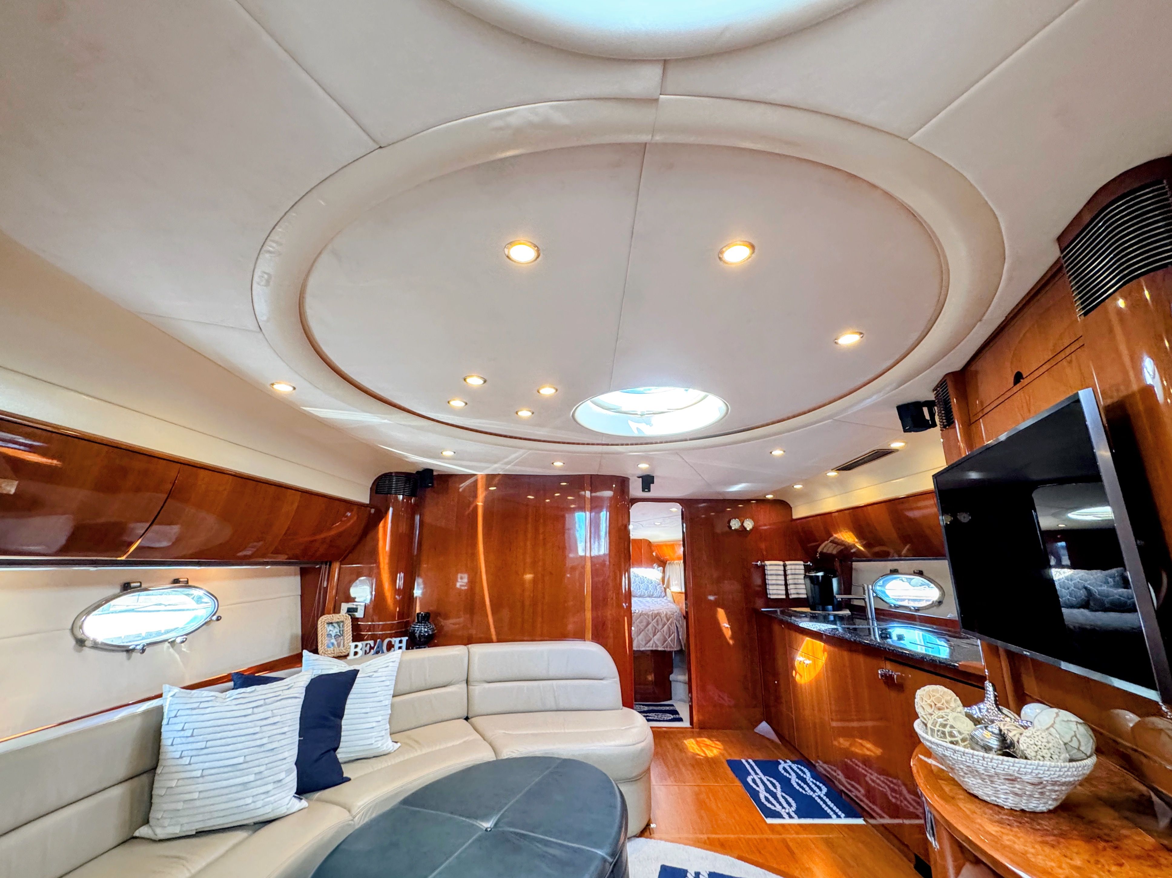 2004 Viking Princess V58 - 37