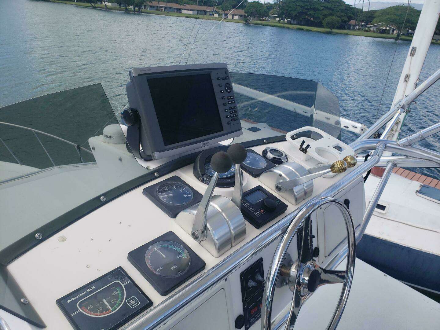 1999 Cabo Express Cruiser - Image 14