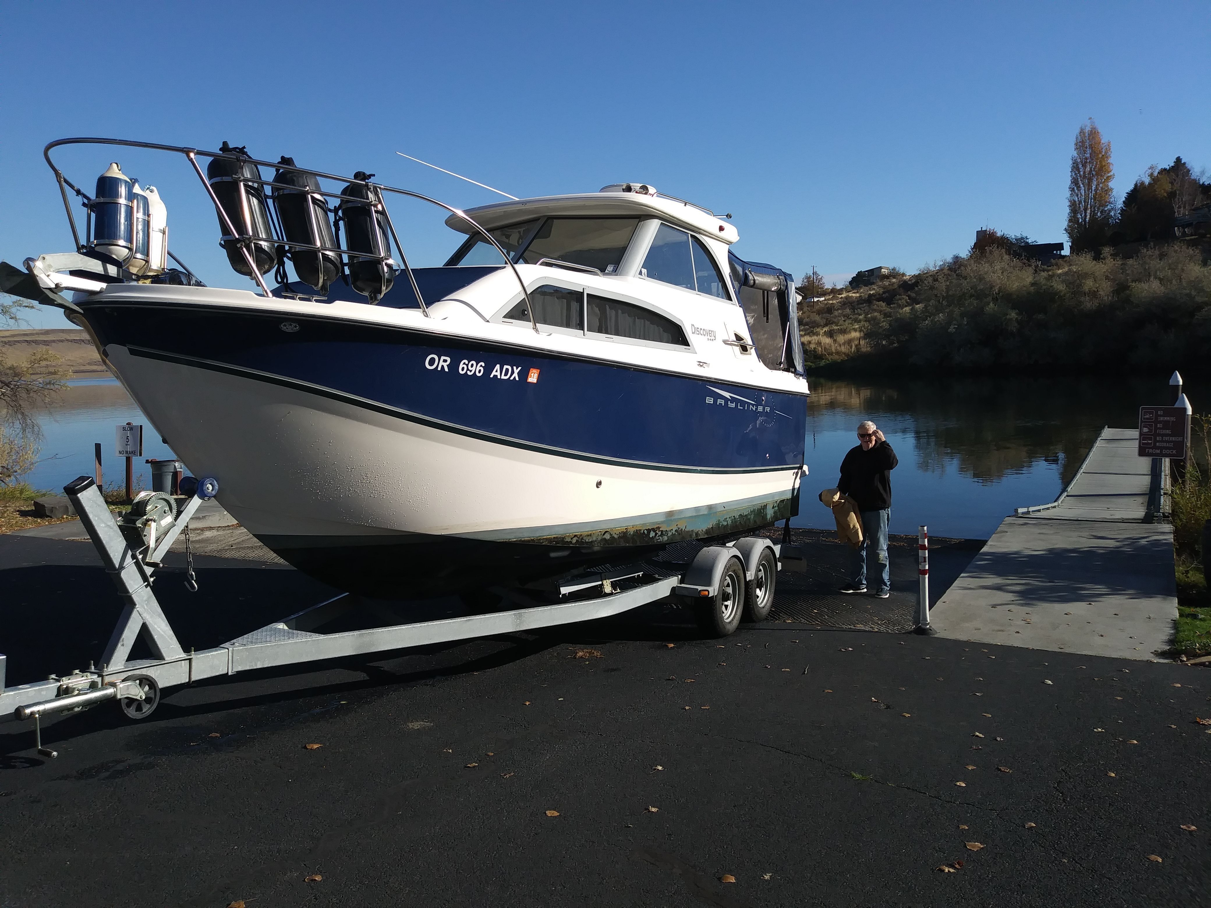 2008 Bayliner Discovery 246 Cruiser - 3