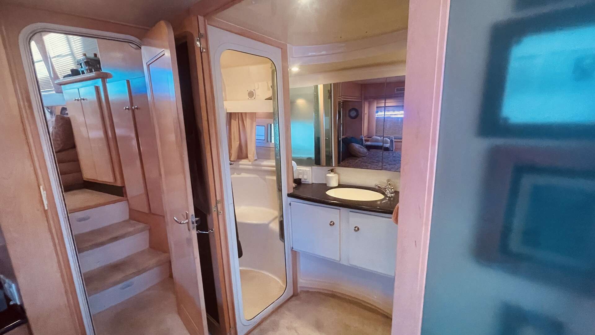 1997 CARVER YACHTS 500 COCKPIT MY - Image 32