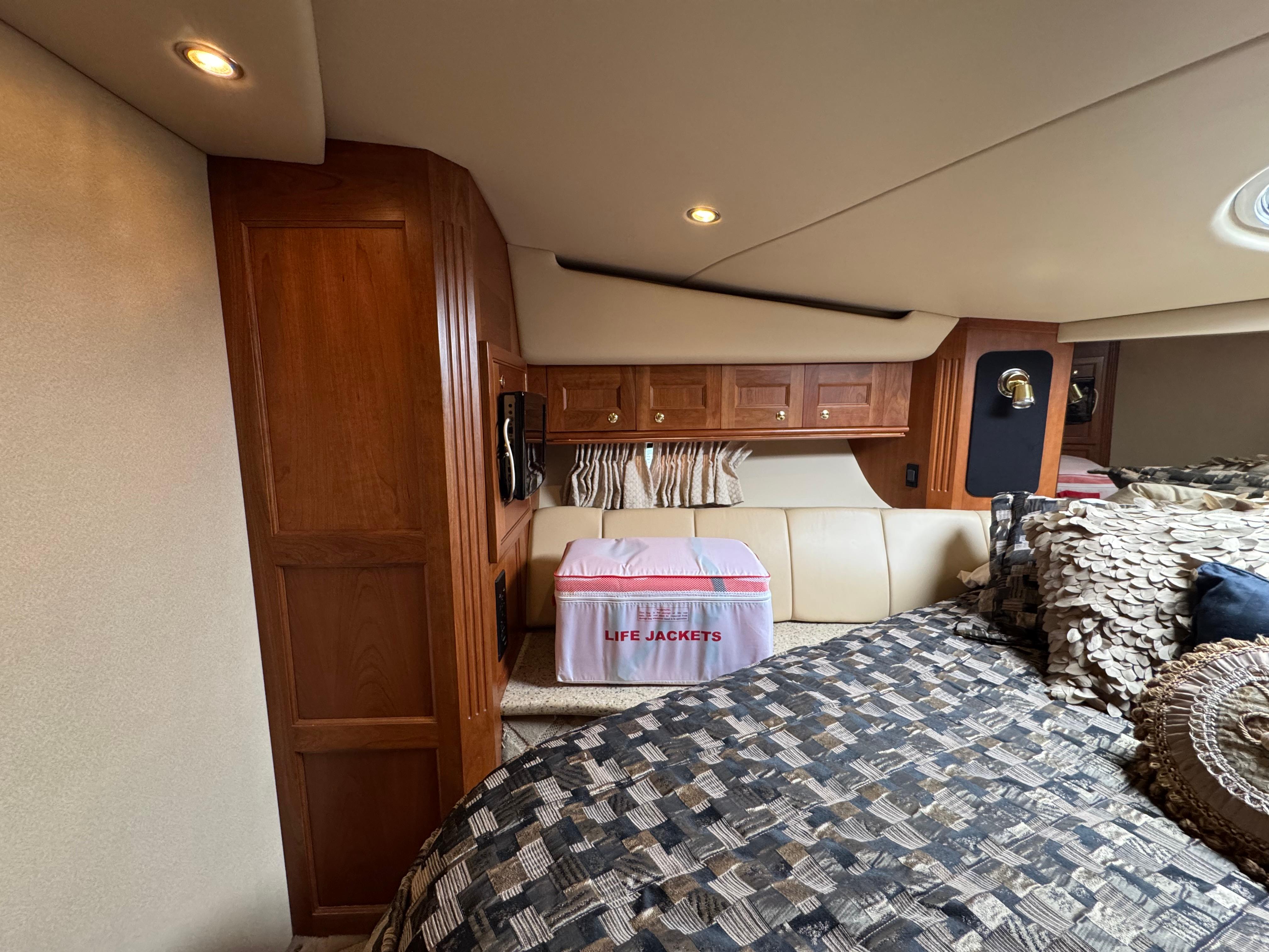 2003 Cruisers Yachts 5000 Sedan Sport - 70