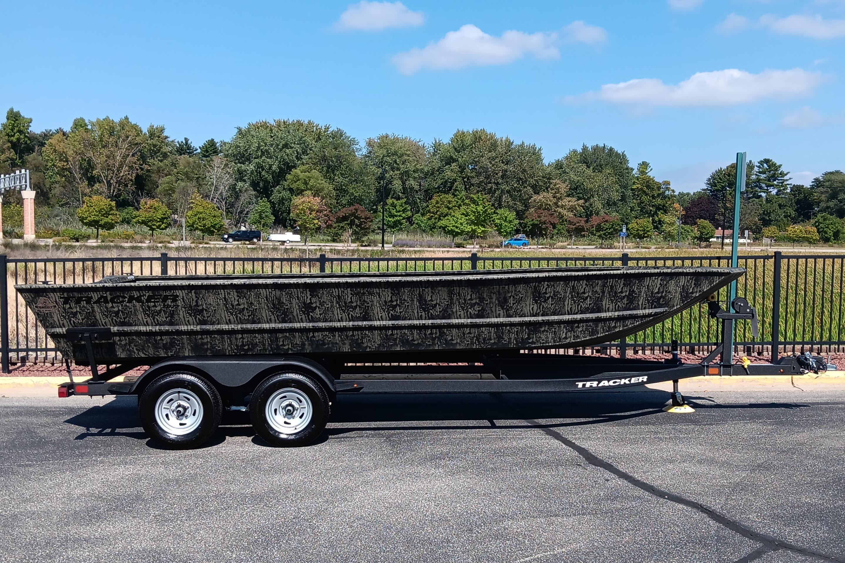 2026 Tracker Grizzly 2072 Utility
