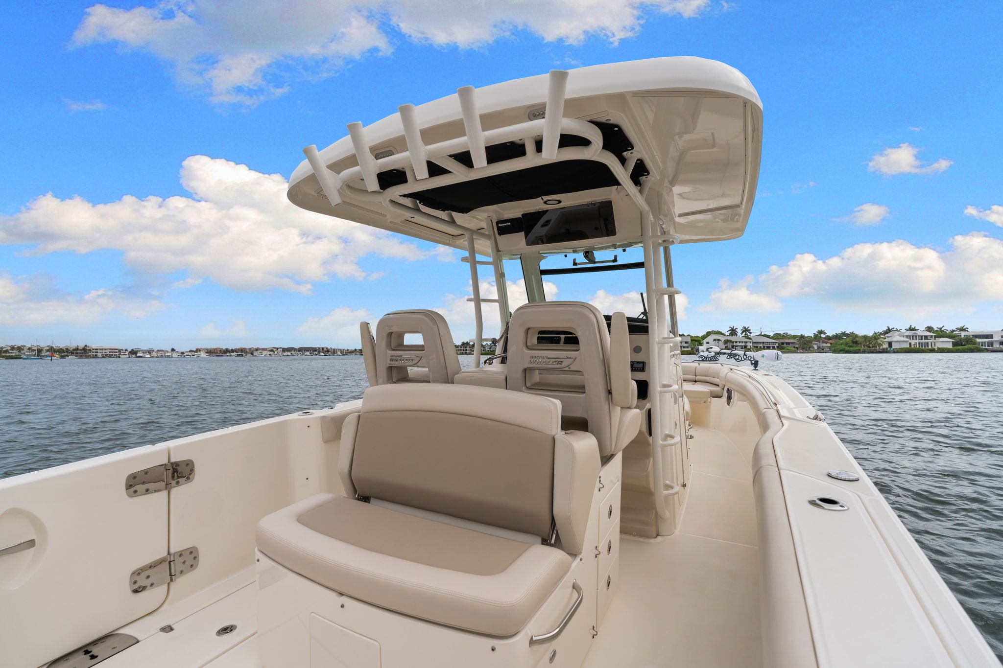 2022 Boston Whaler 330 Outrage - 19