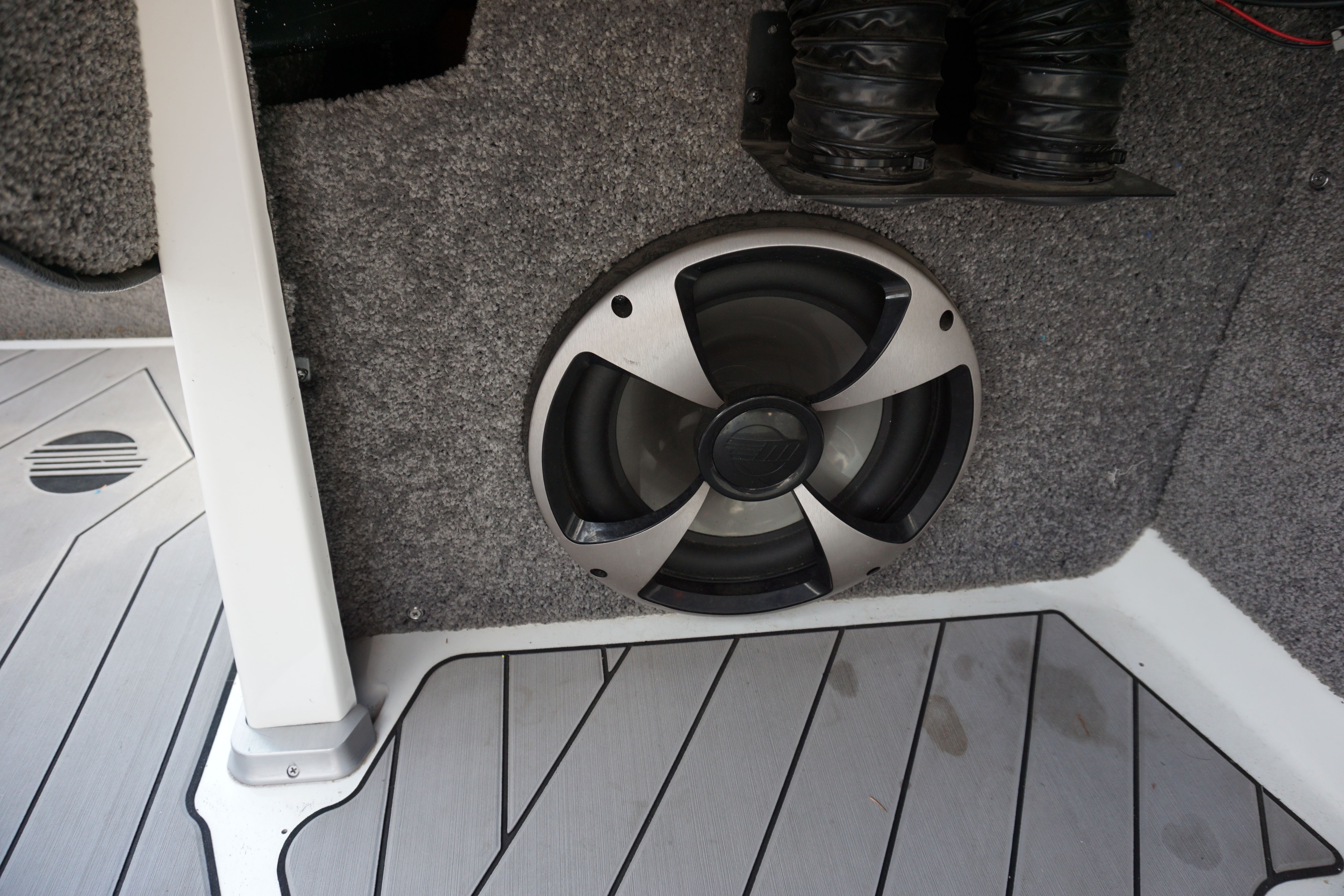 2018 Malibu Wakesetter 25 LSV - 17