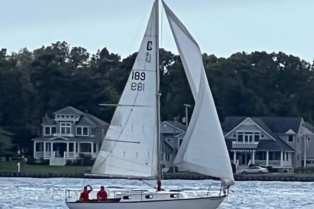 1989 Cape Dory 27