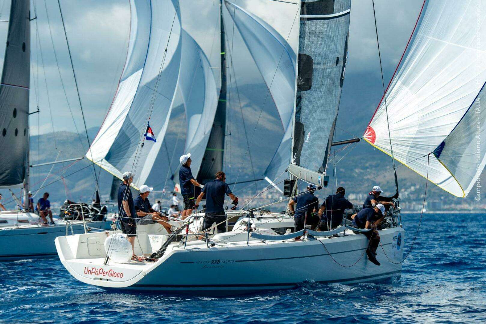 2026 Italia Yachts 9.98 - Image 31
