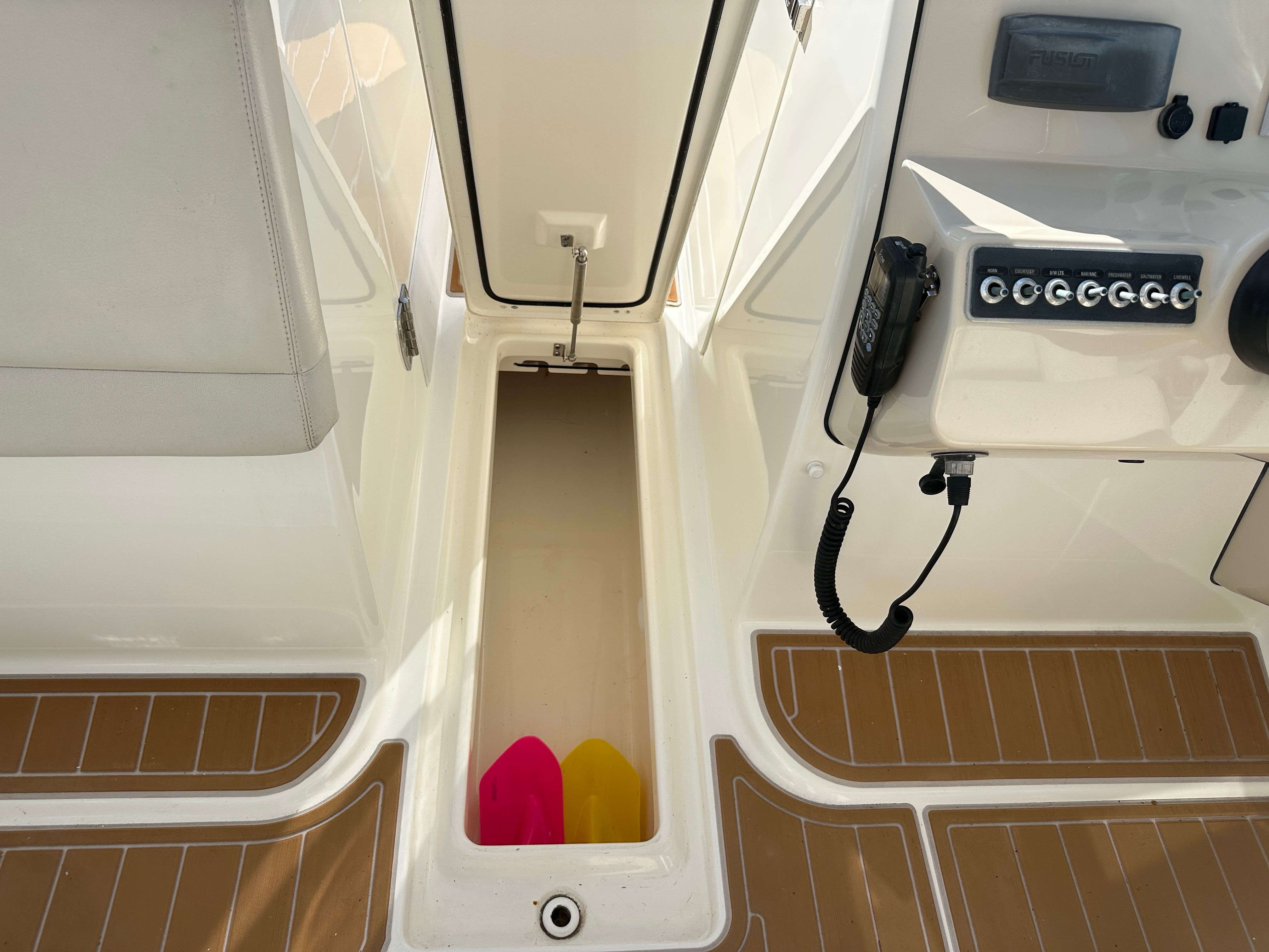 2017 Boston Whaler 270 Vantage - 20