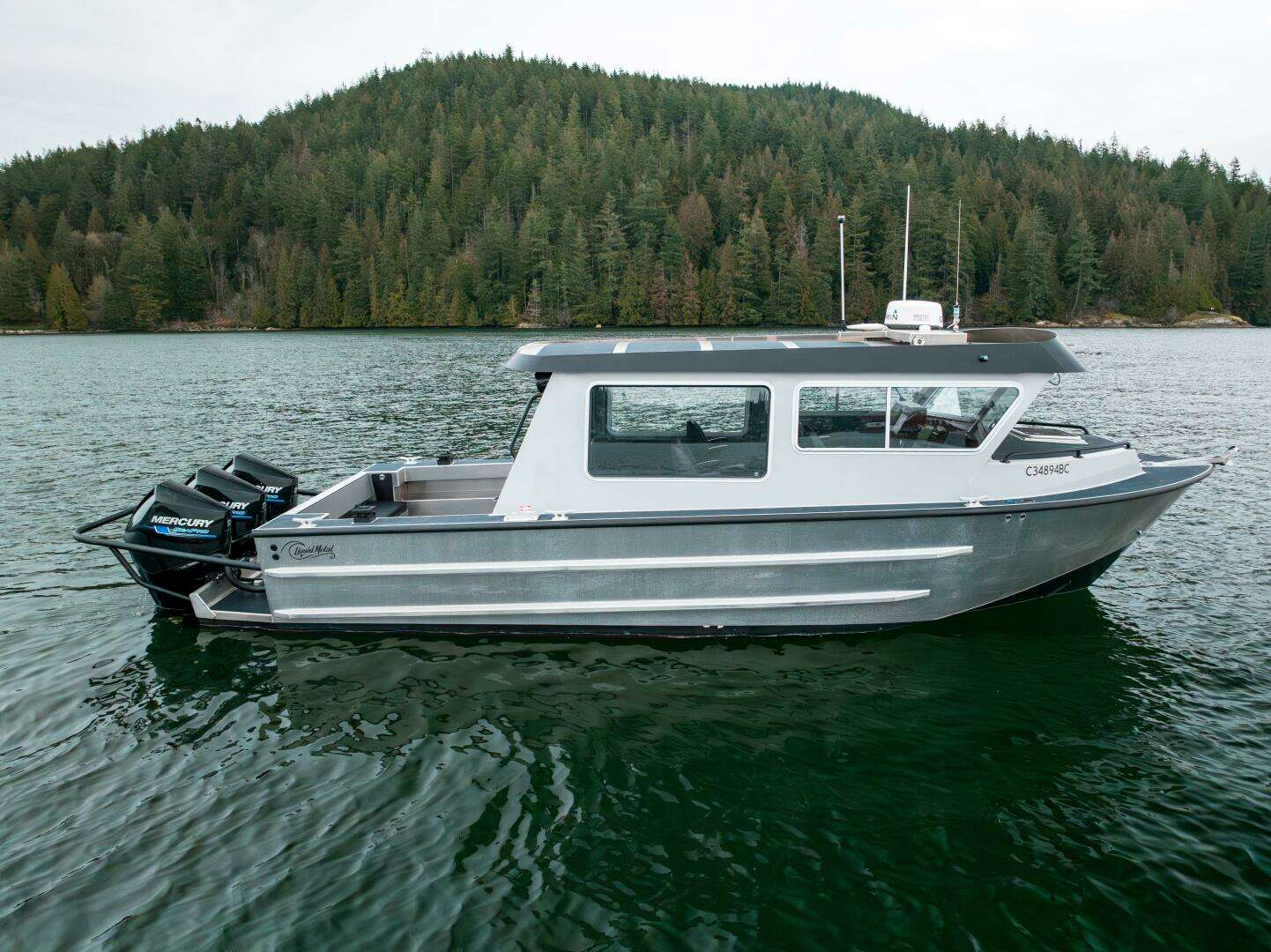 2023 Liquid Metal Maquinna Crew - Image 13