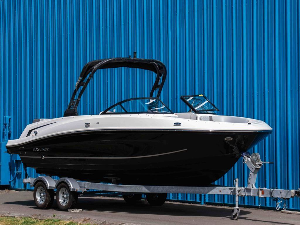 2026 Bayliner VR6 Bowrider I/O