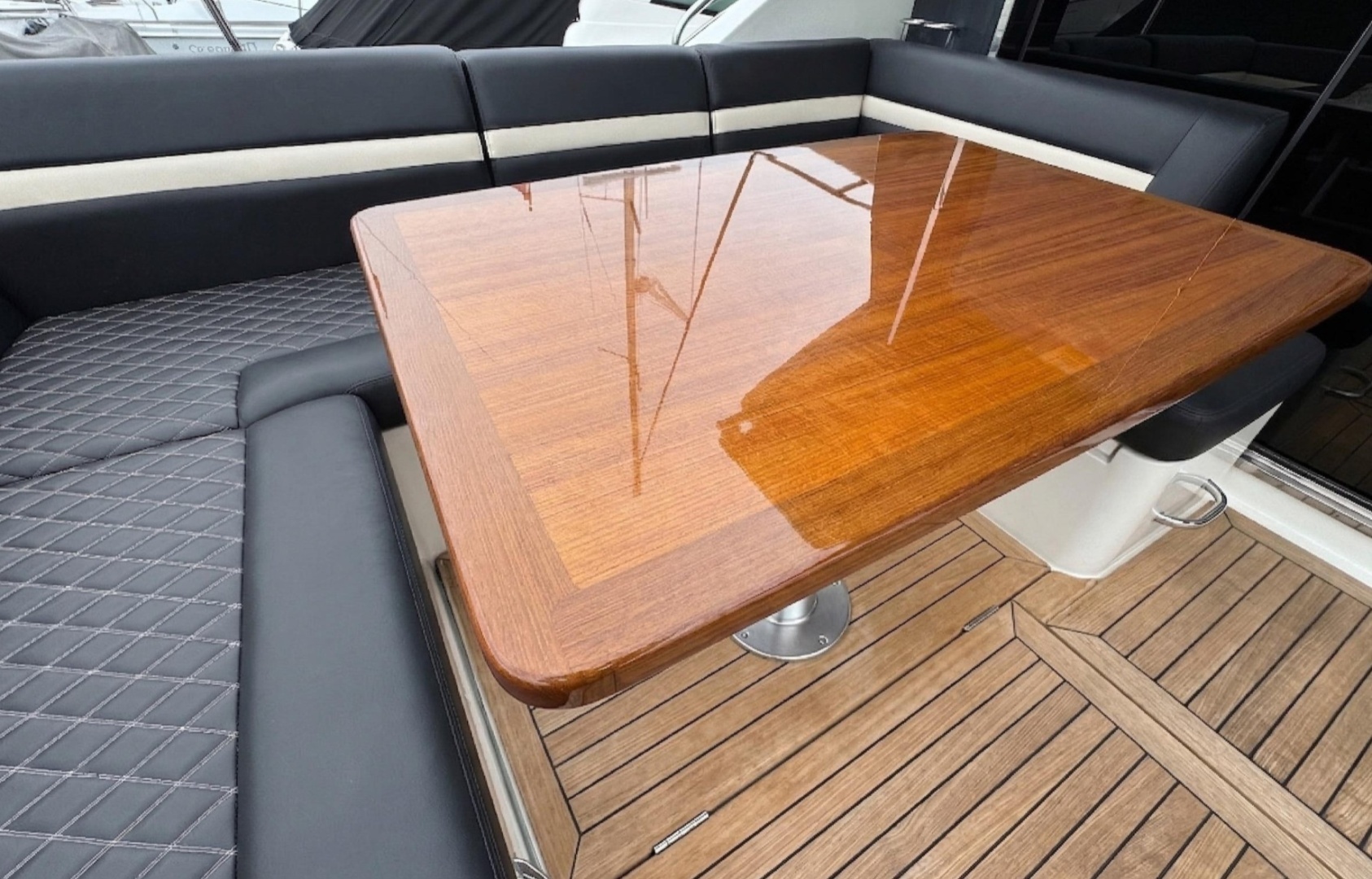 2015 Sea Ray Sundancer 510 - Image 16