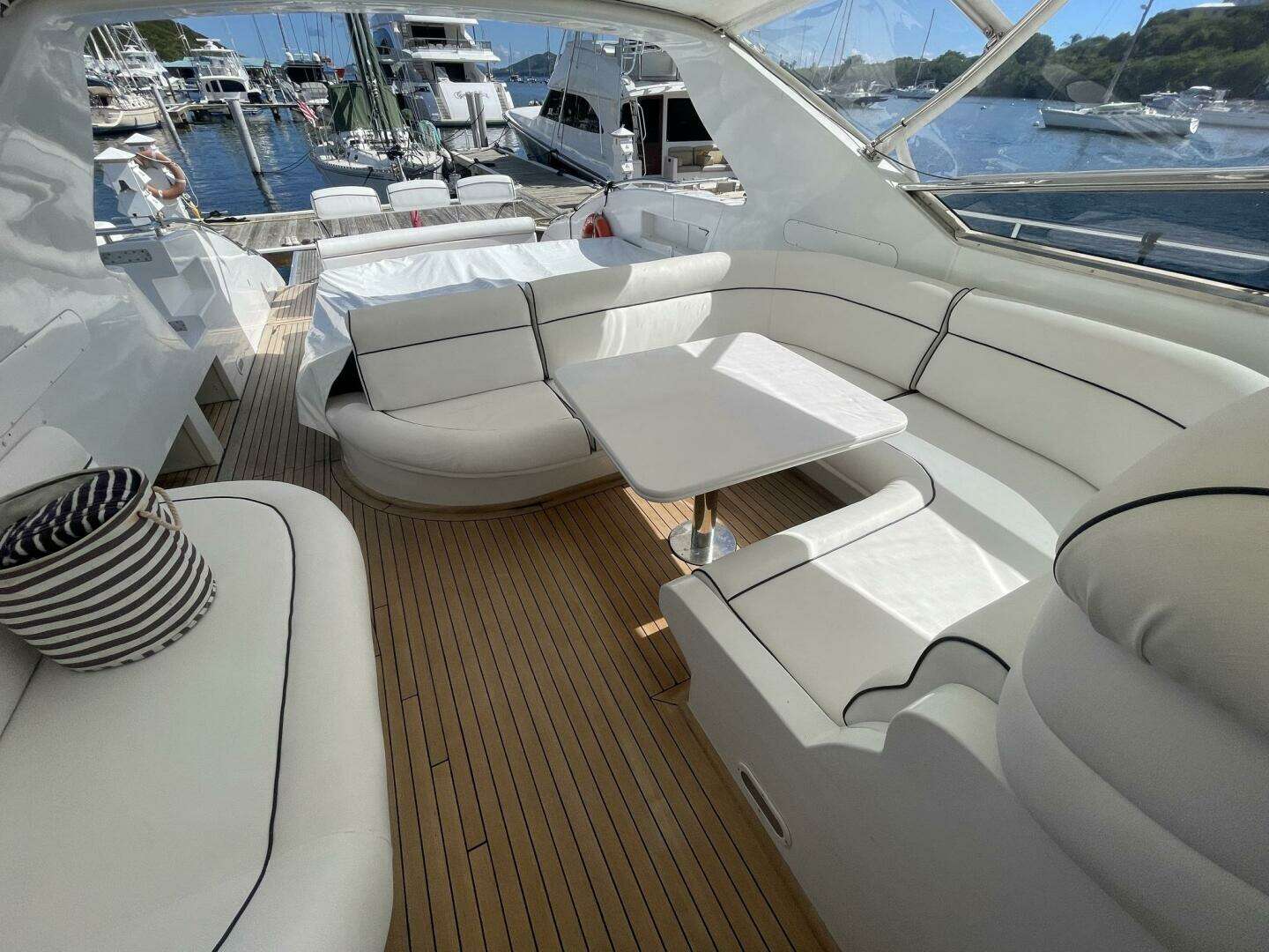 1996 Versilcraft 75 Motoryacht - Image 7