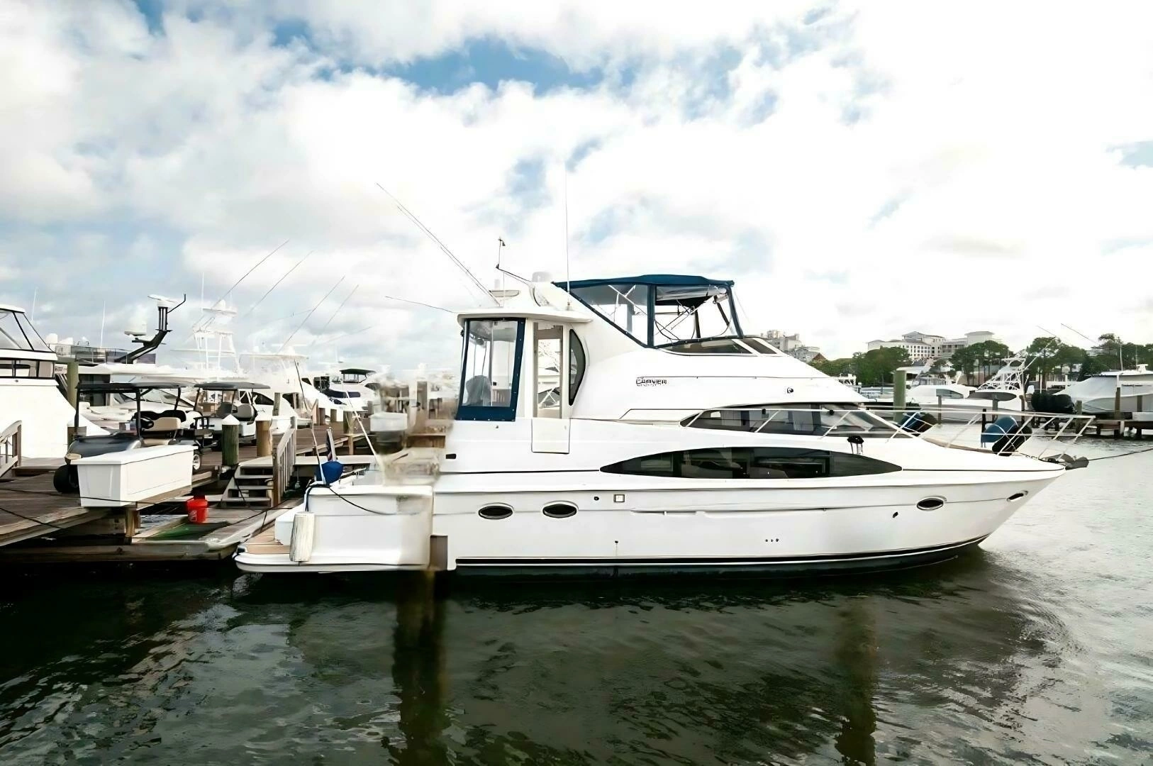 2002 Carver 444 Cockpit Motor Yacht - Image 36