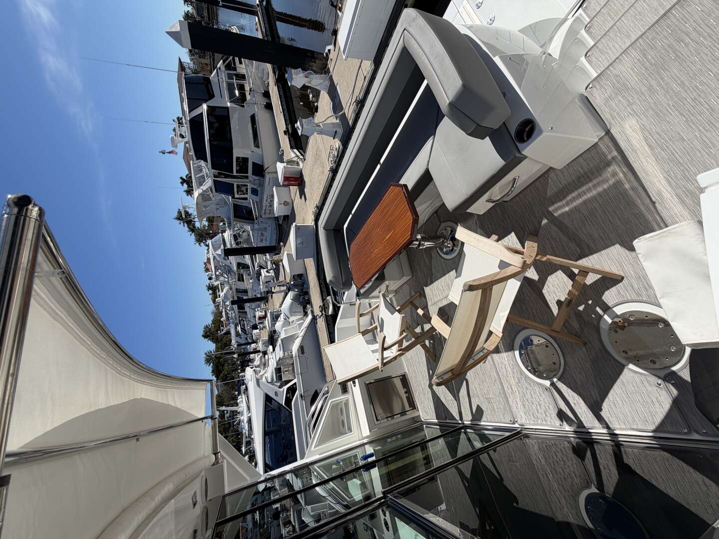 2020 Cruisers Yachts 50 CANTIUS - Image 19