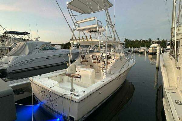 1997 Pursuit 3000 Offshore Express