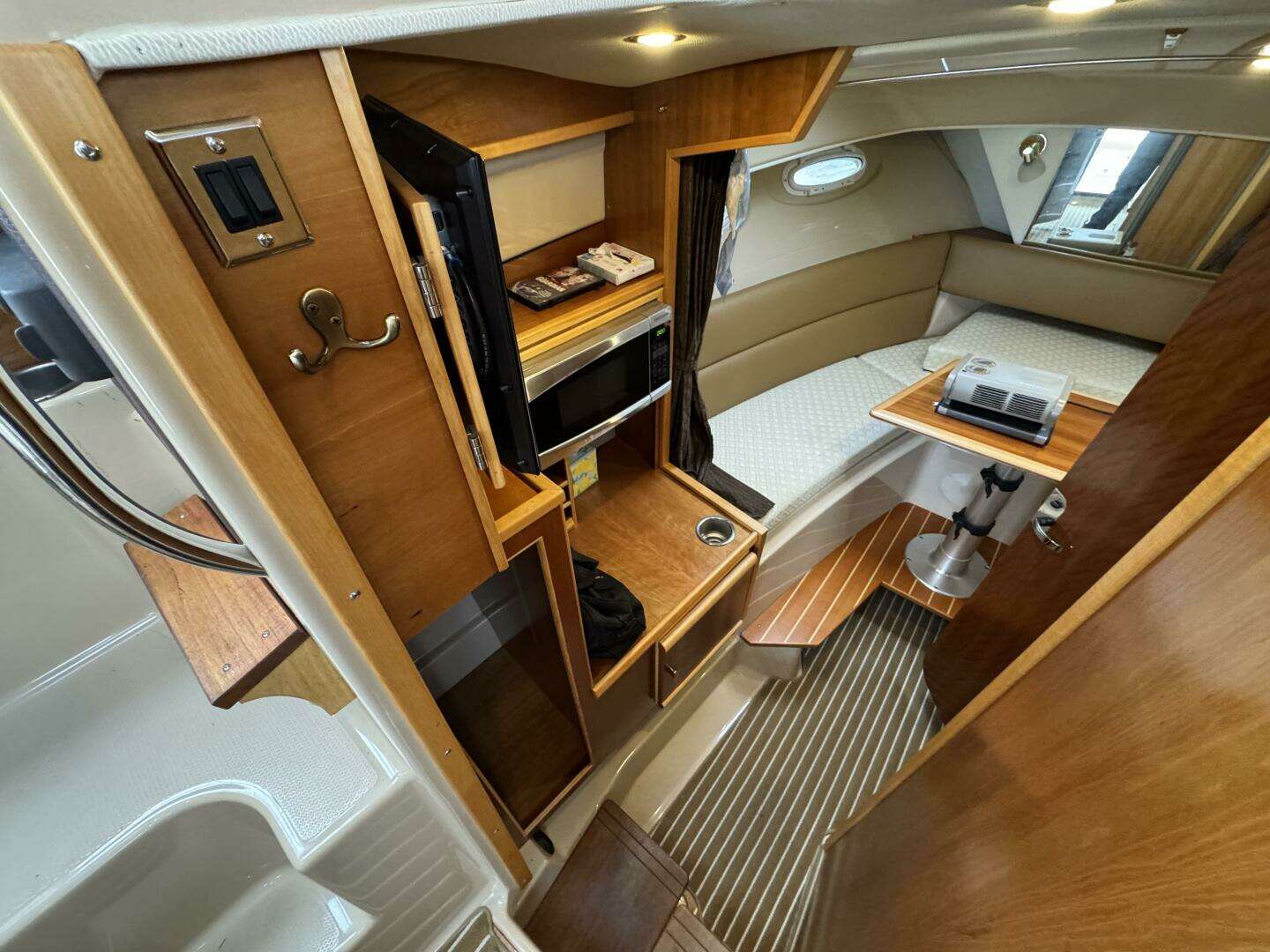 2014 Cutwater 28 - Image 11