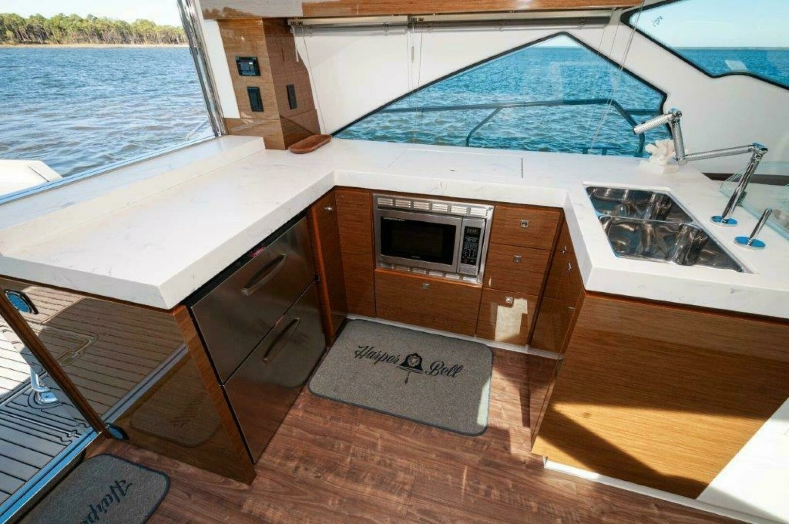 2020 Cruisers Yachts 60 Cantius - Image 14