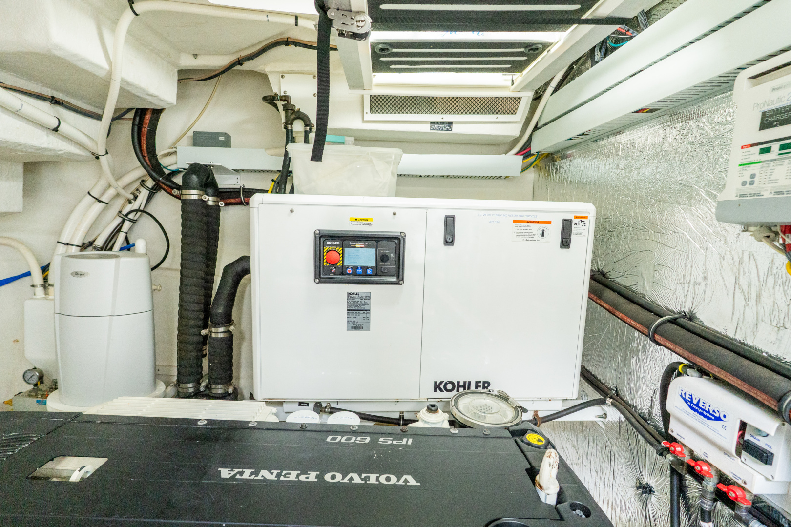 2018 Cruisers Yachts 50 CANTIUS - Image 84