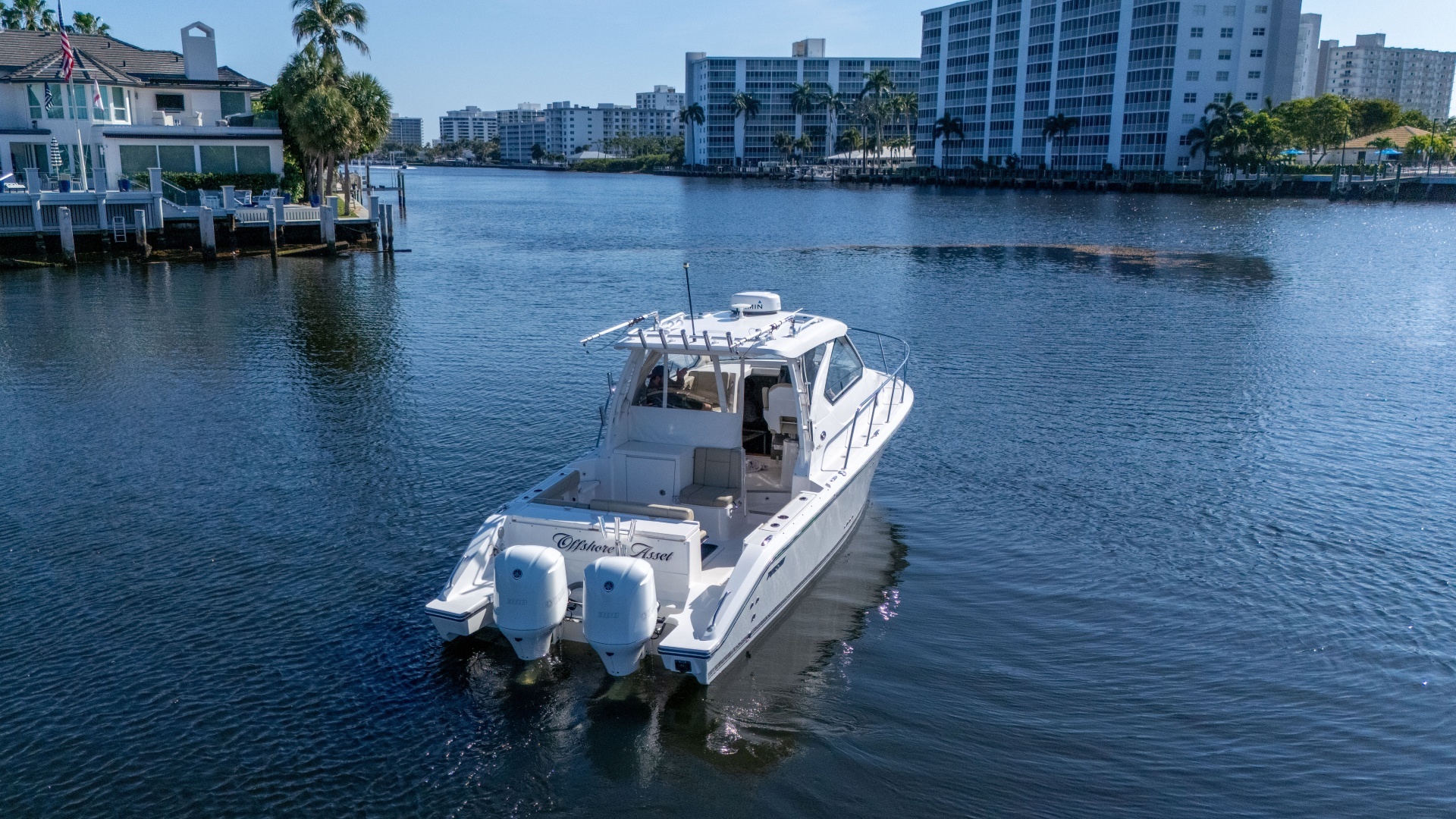 2018 Pursuit 325 OS - Image 4