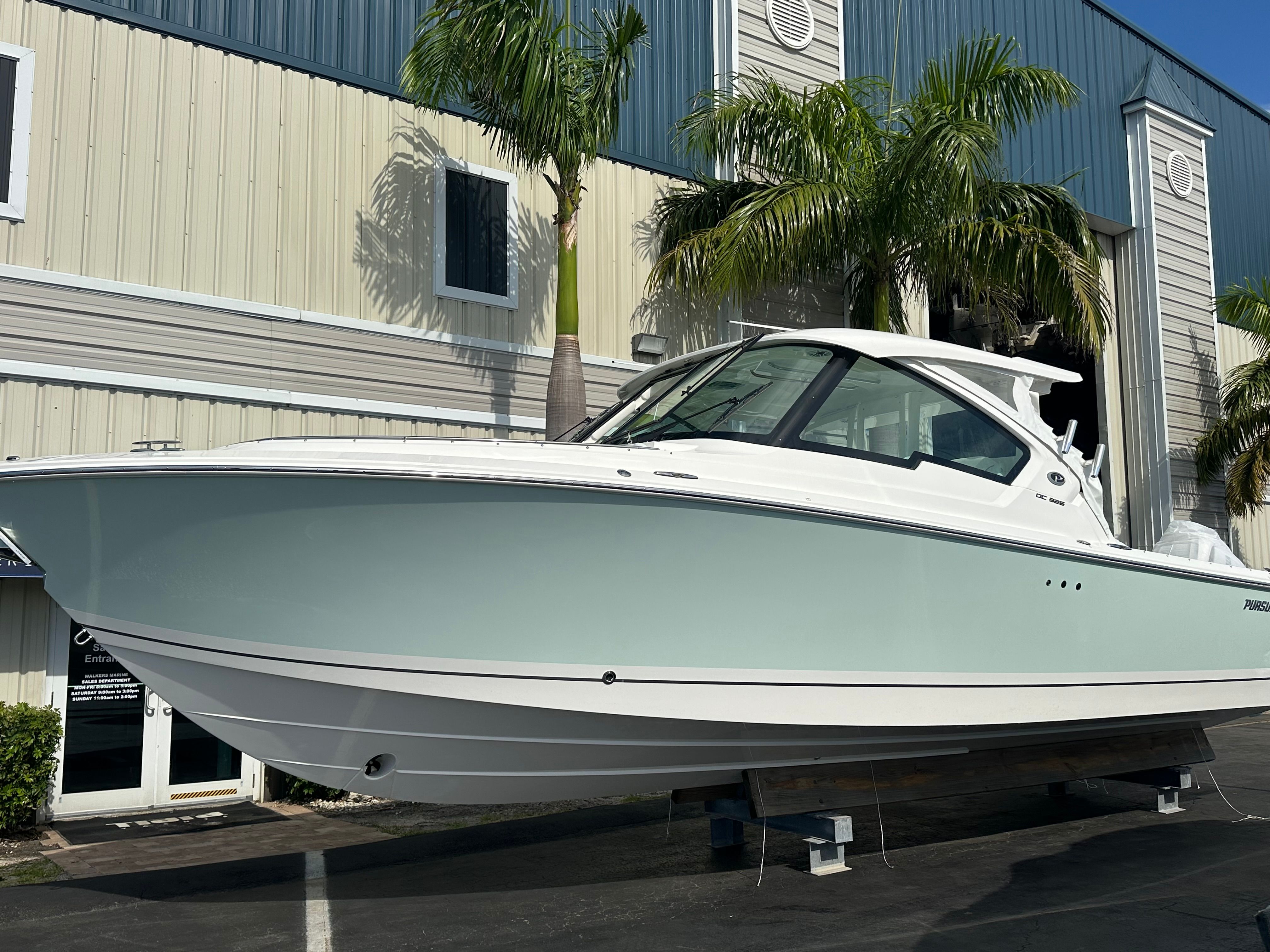 2026 Pursuit DC 326 Dual Console