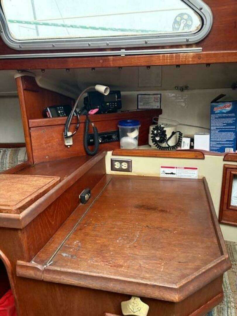 1980 Ericson 30 + - Image 11
