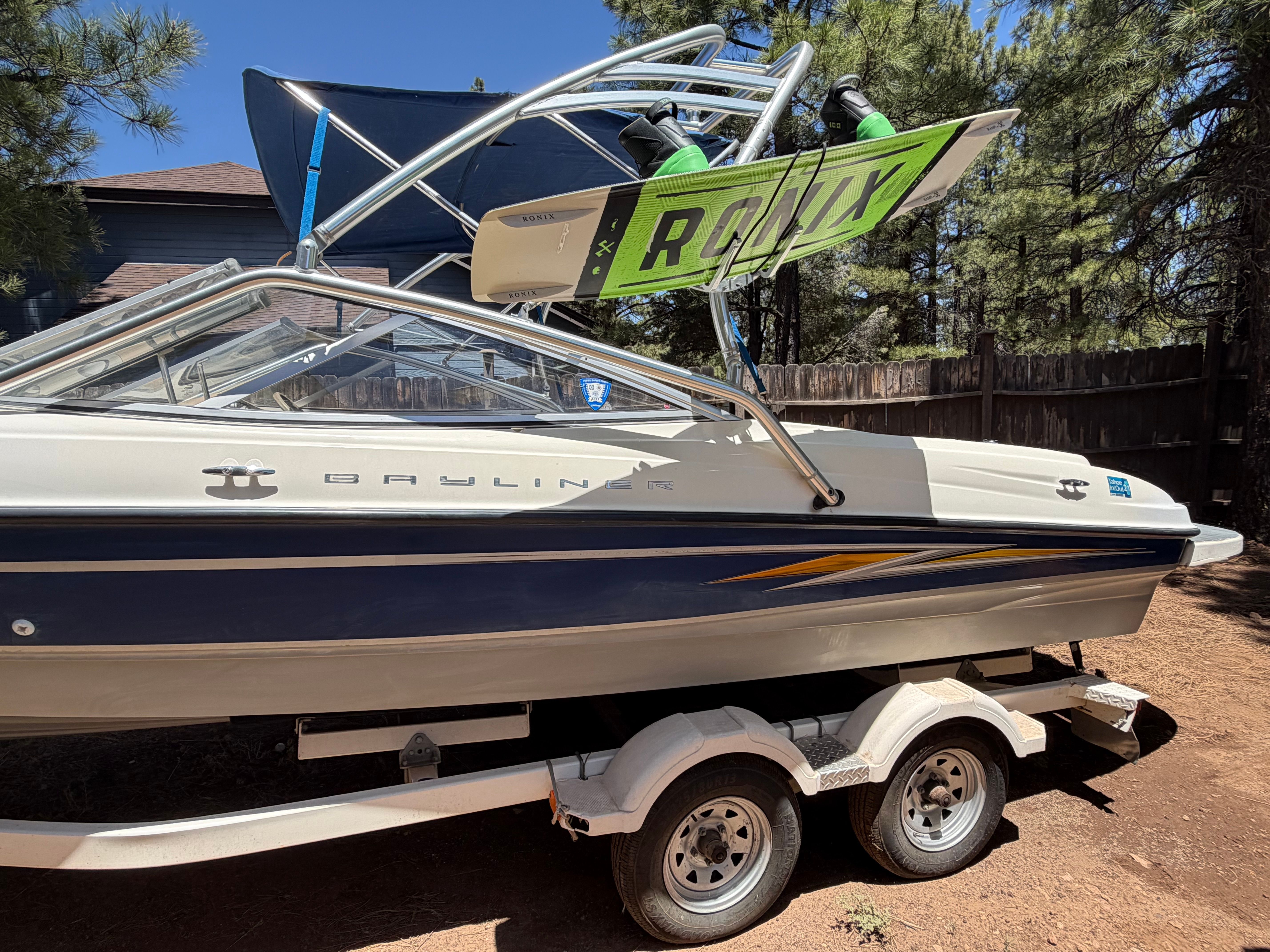 2004 Bayliner 205br