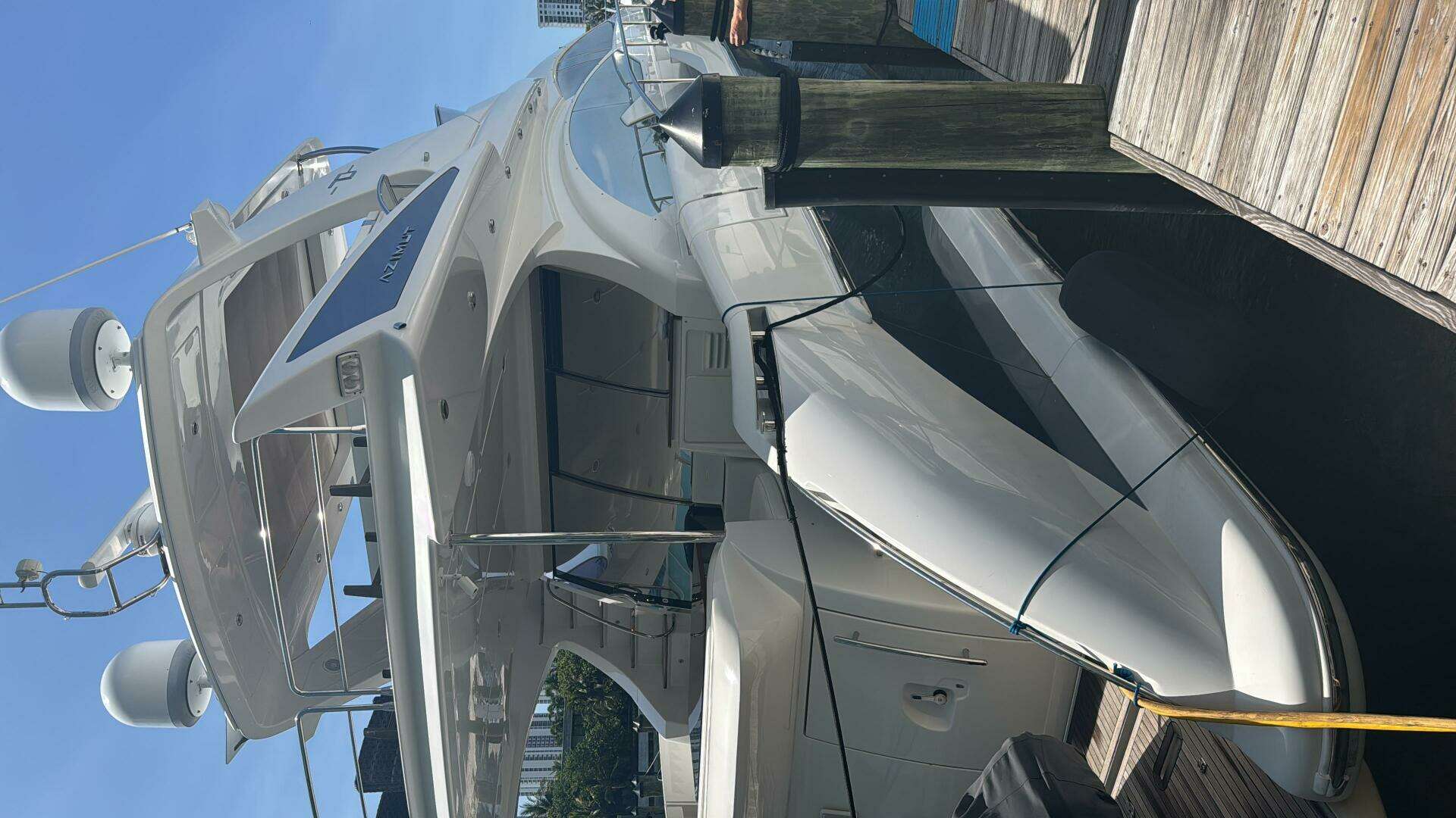 2014 Azimut Flybridge - Image 4