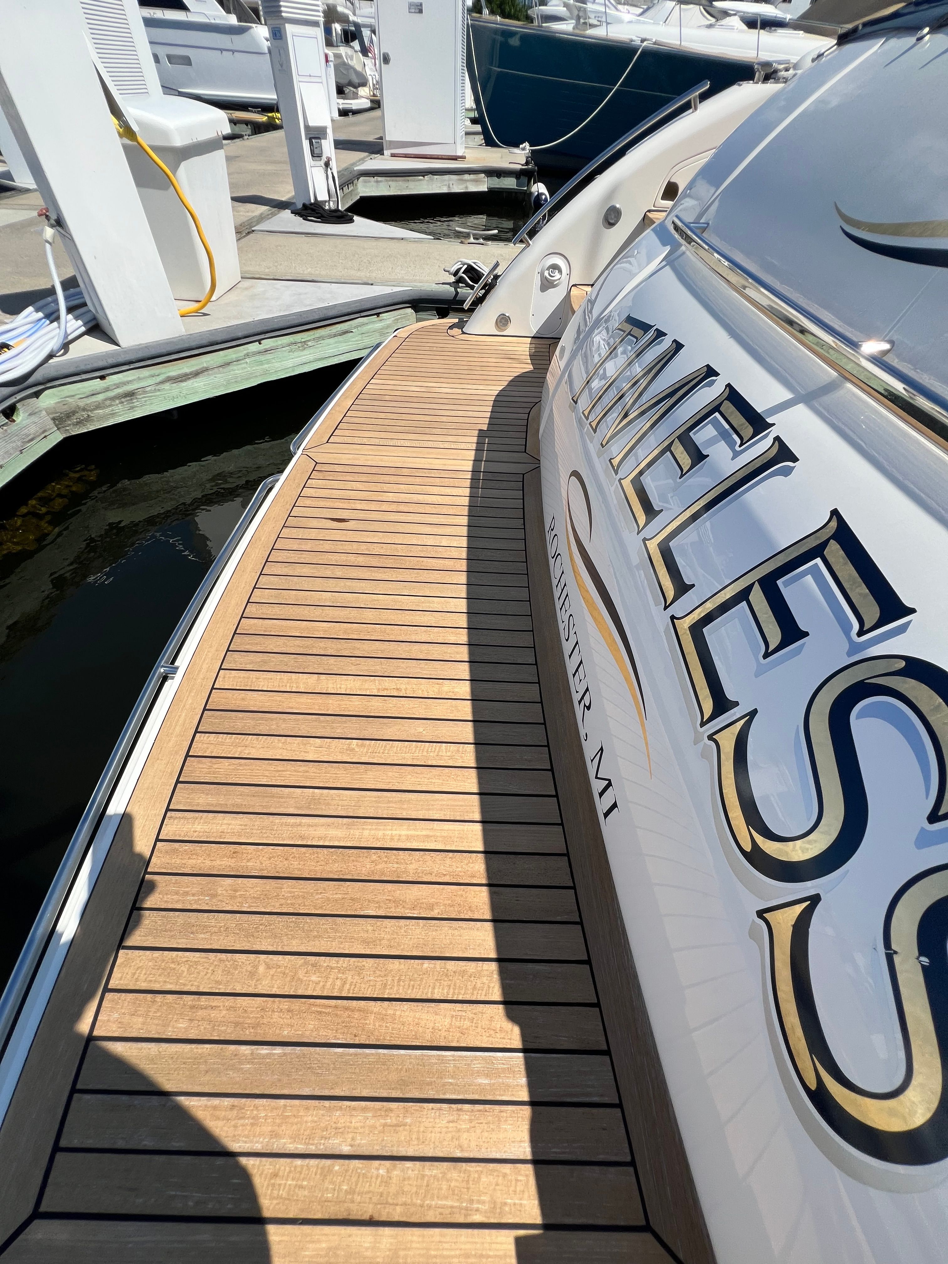 2004 Viking Princess V58 - 7