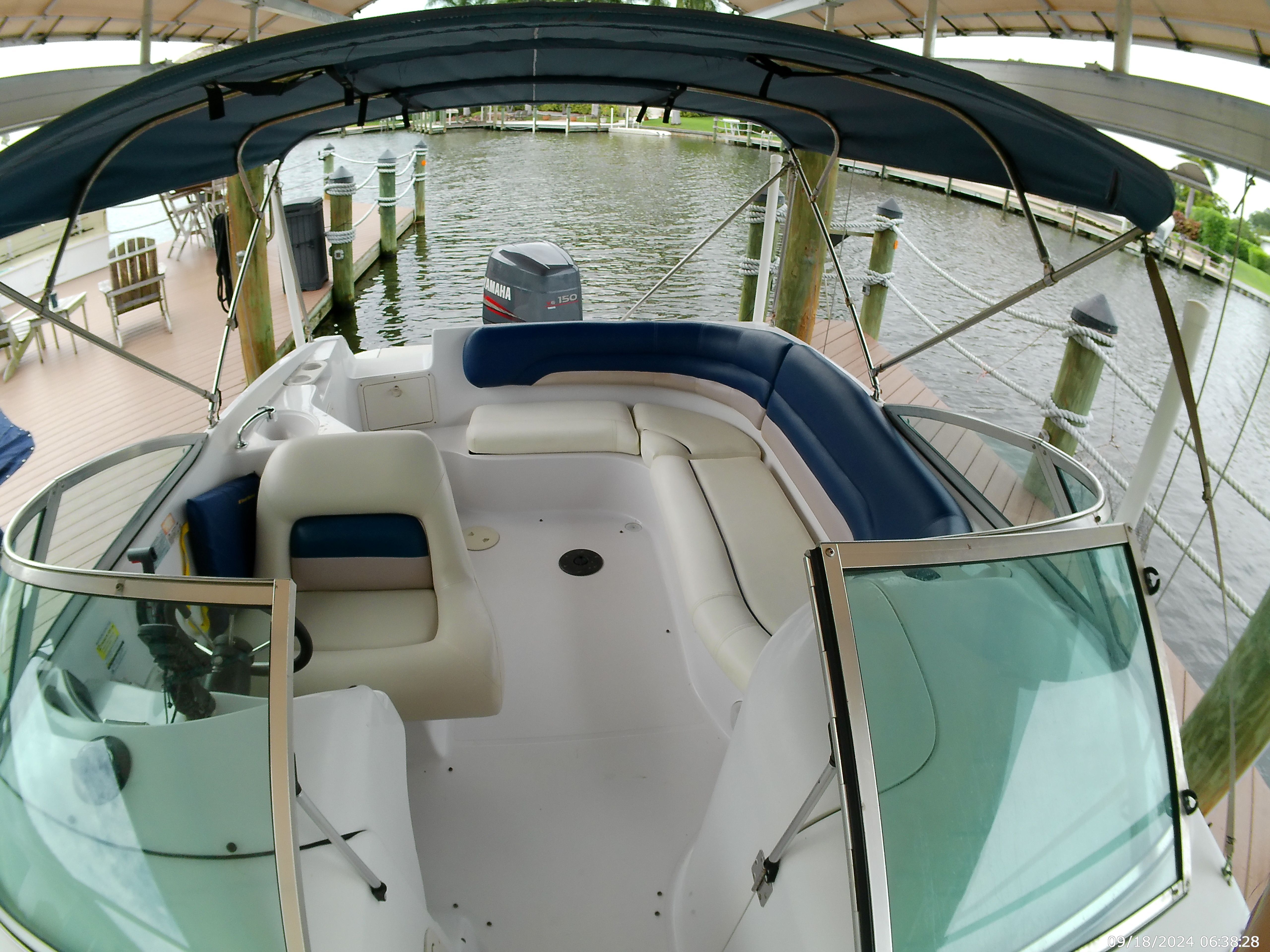 2000 Godfrey / Hurricane Sundeck 237 I/O - 42