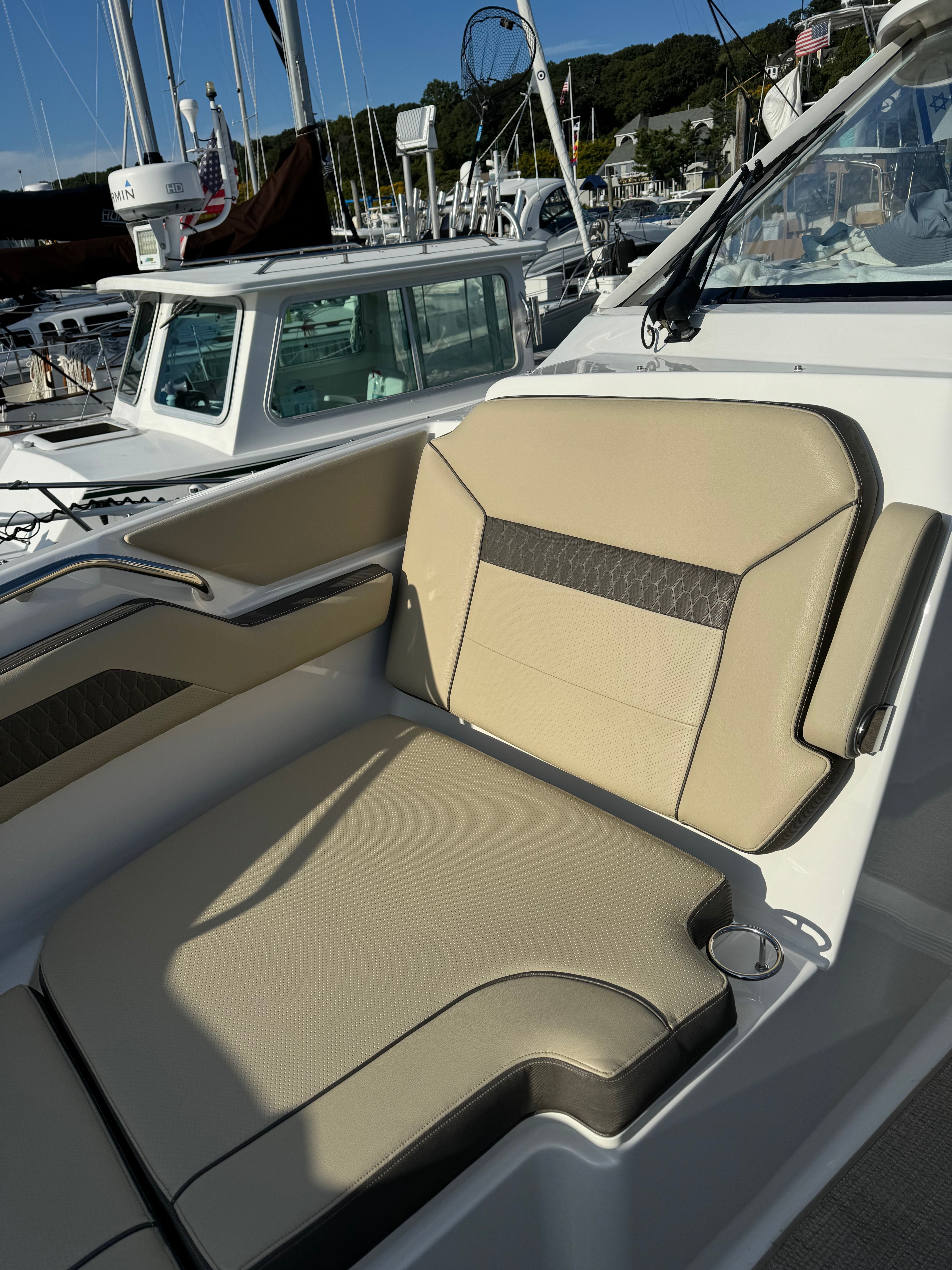 2020 Pursuit DC 365 Dual Console - 5