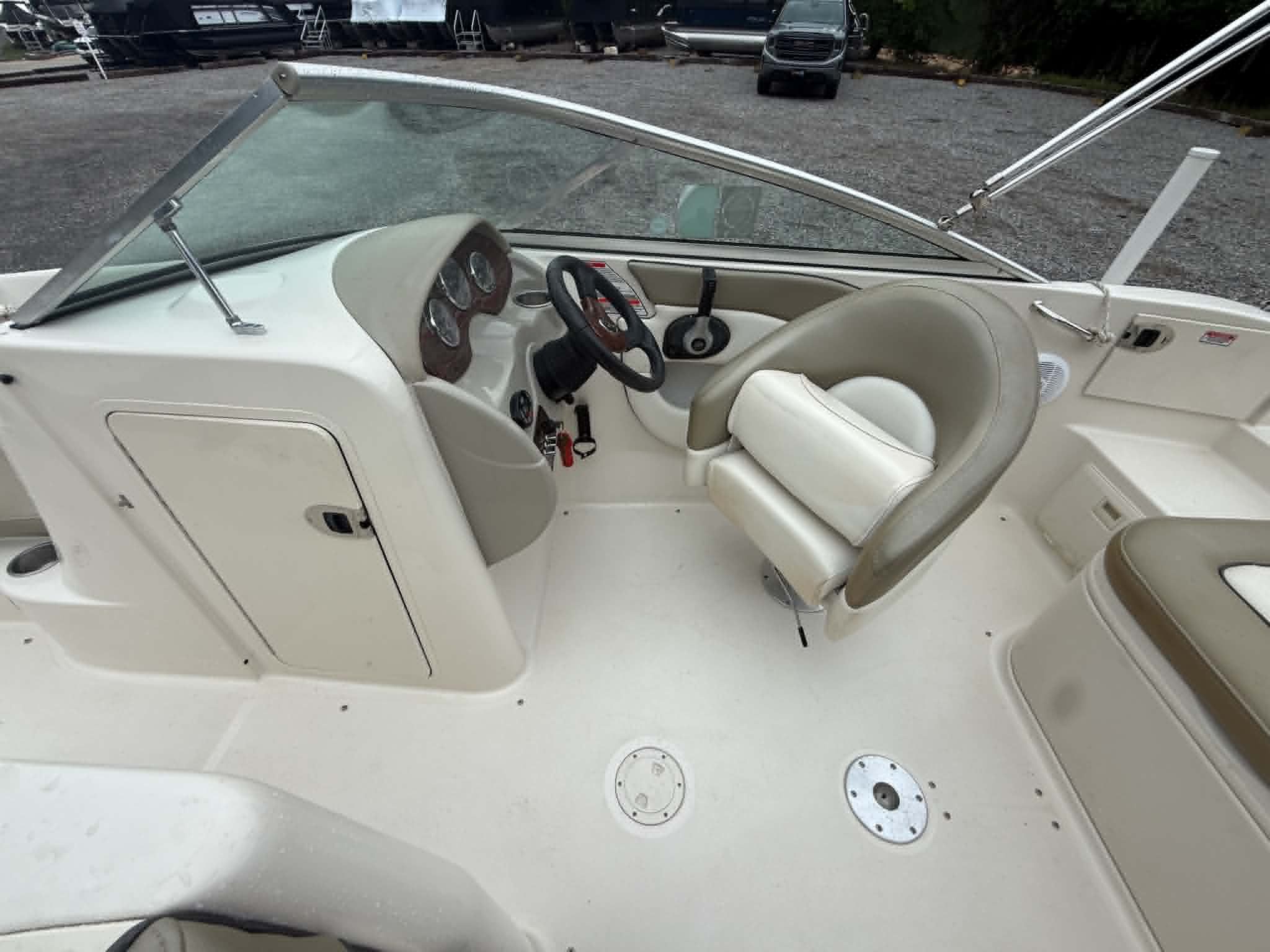 2006 Sea Ray 200 Sundeck - 24