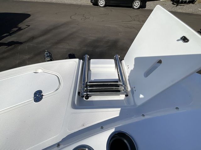 2021 Hurricane SunDeck 191 OB - 15