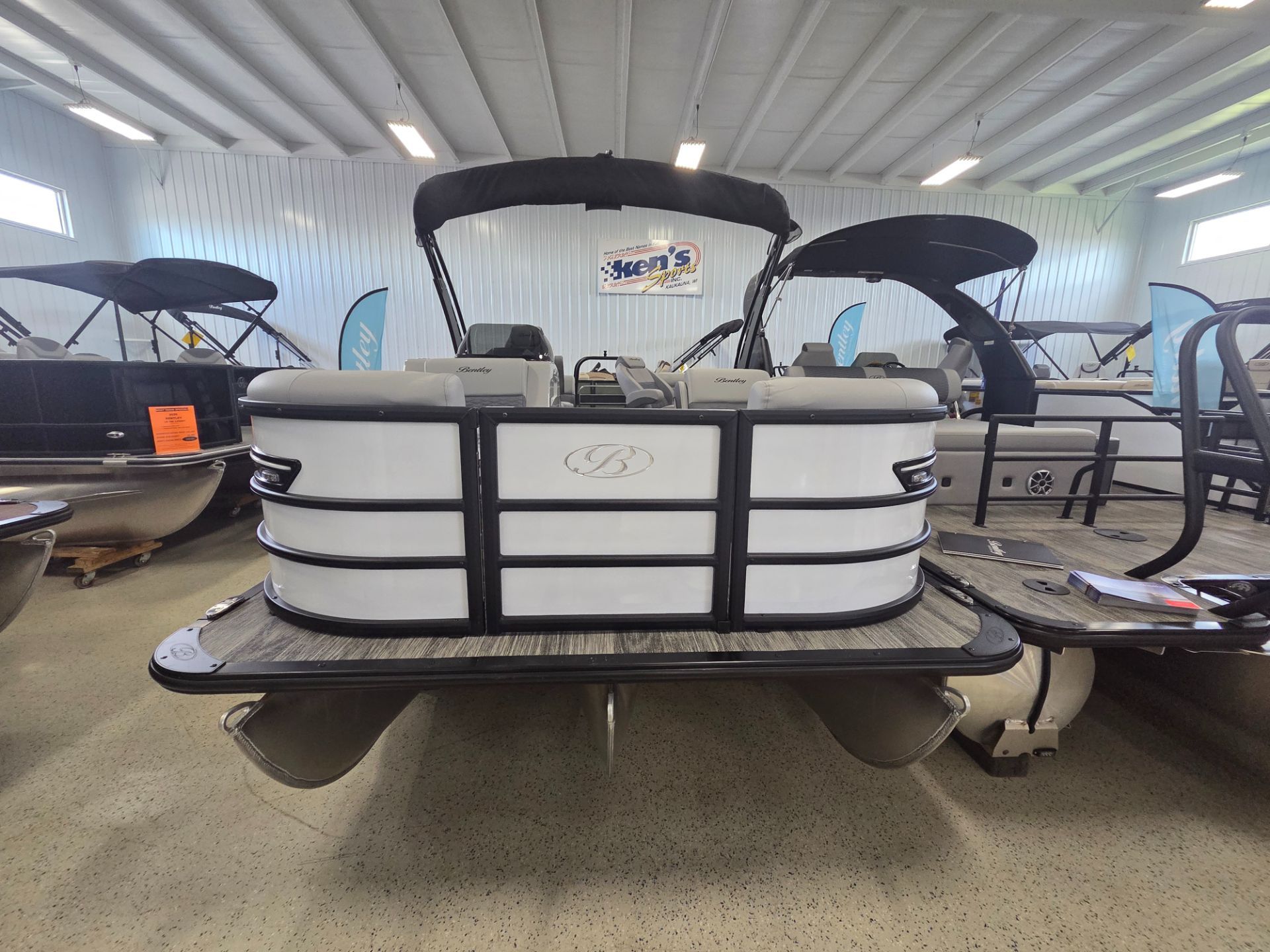 2026 Bentley Pontoons Elite 223 Admiral - 2