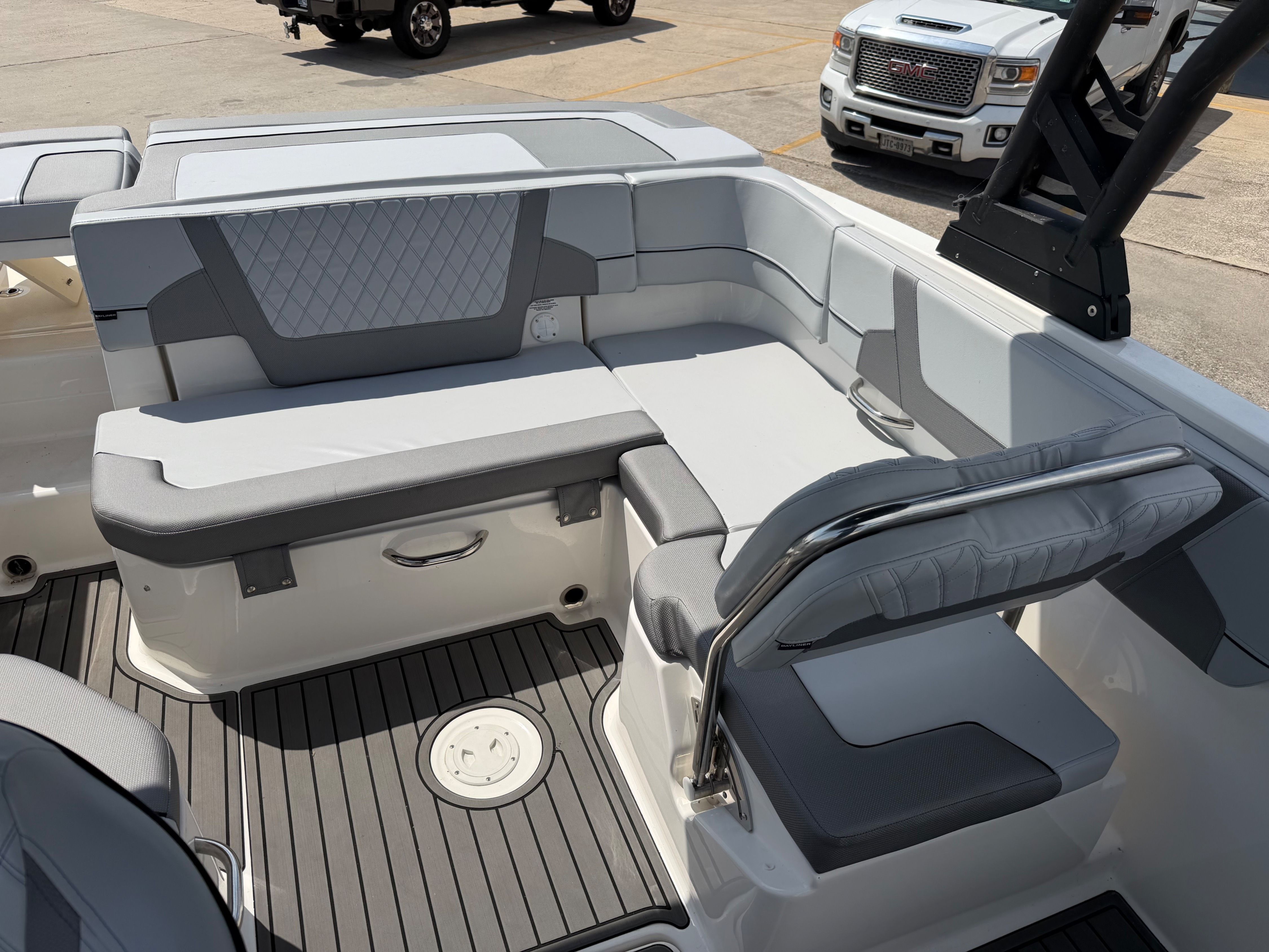 2024 Bayliner VR6 - 10