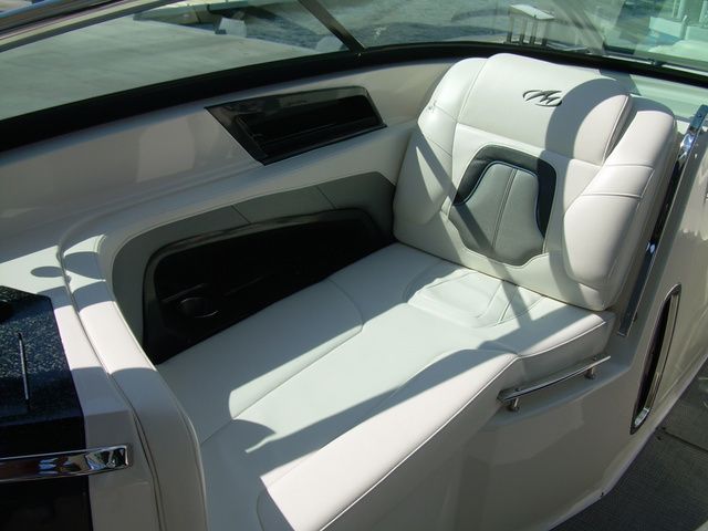 2012 Monterey 328SS Super Sport - 32
