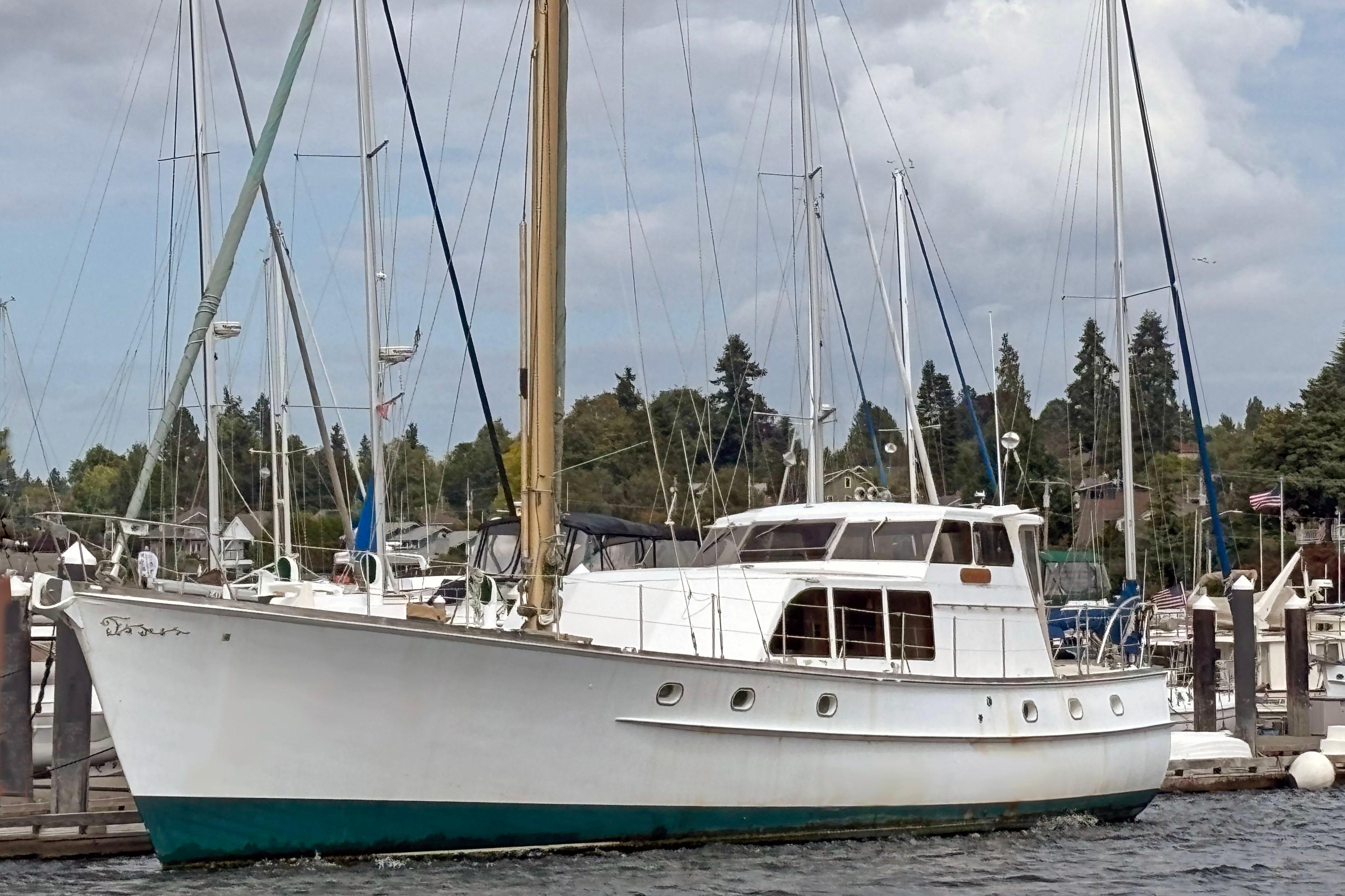 1972 Trumpy 62 Motorsailer