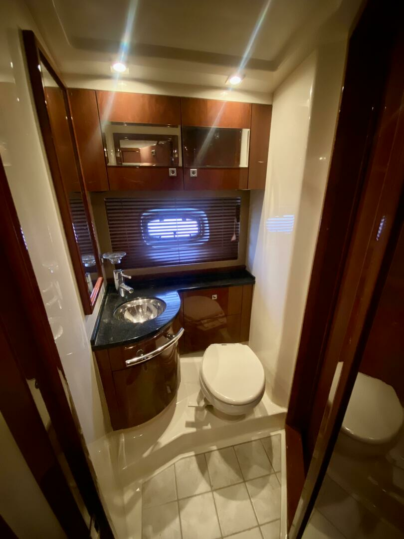 2010 Sea Ray 450 Sundancer - Image 62